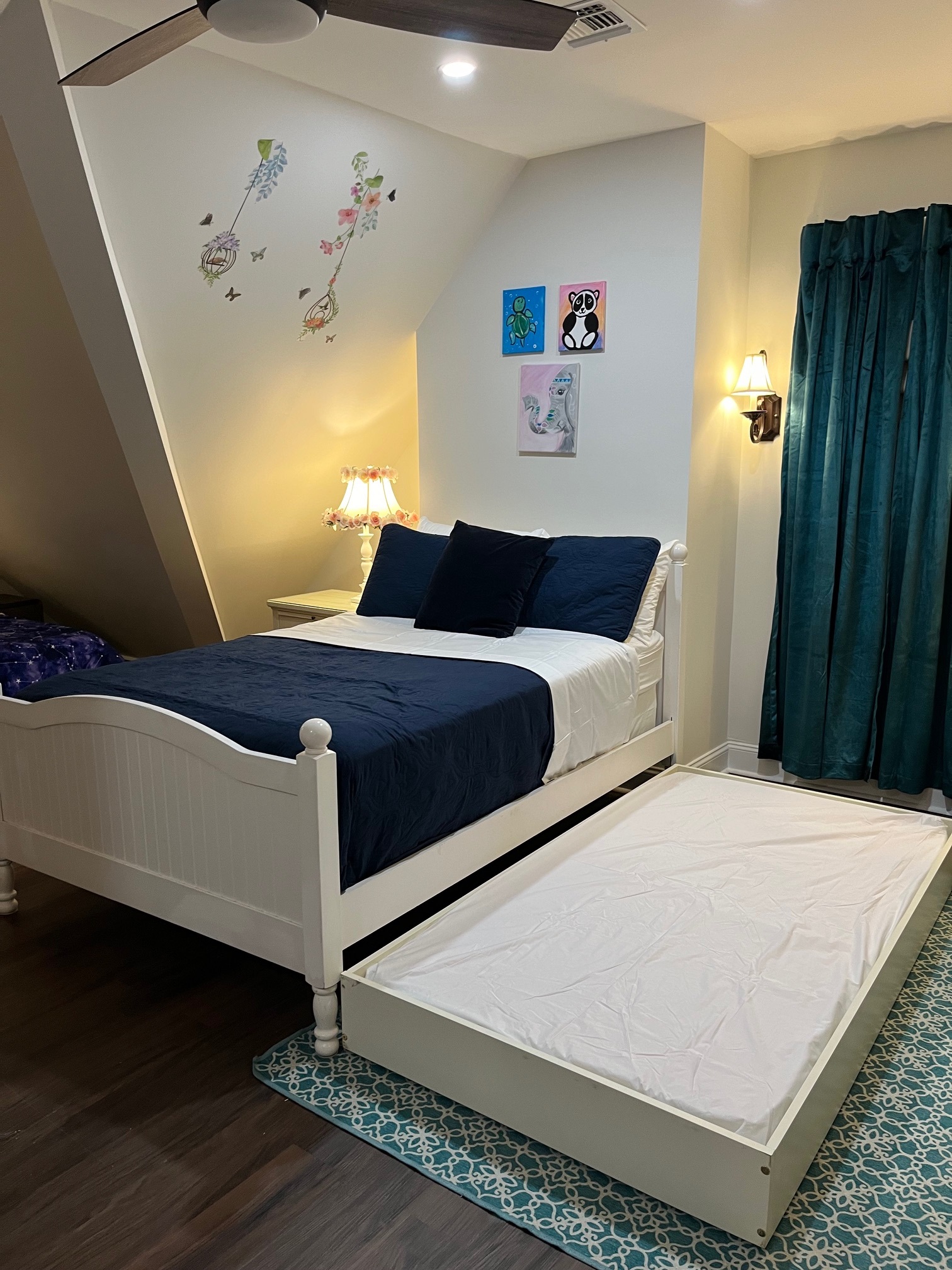 Main House: Bedrm #9 - 4 Twins&1 Double + 1 Trundle Bed