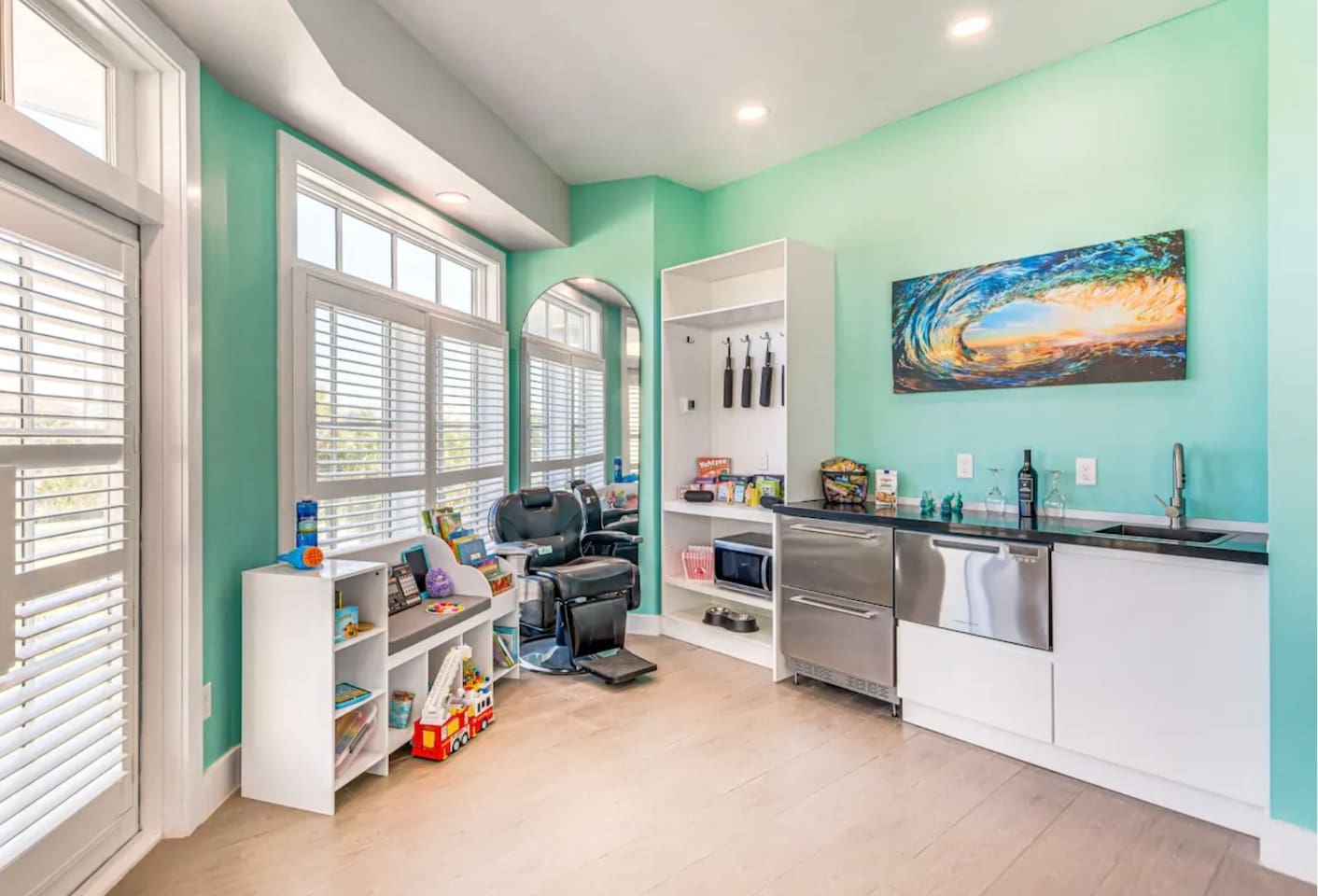 2nd floor play area and wet bar