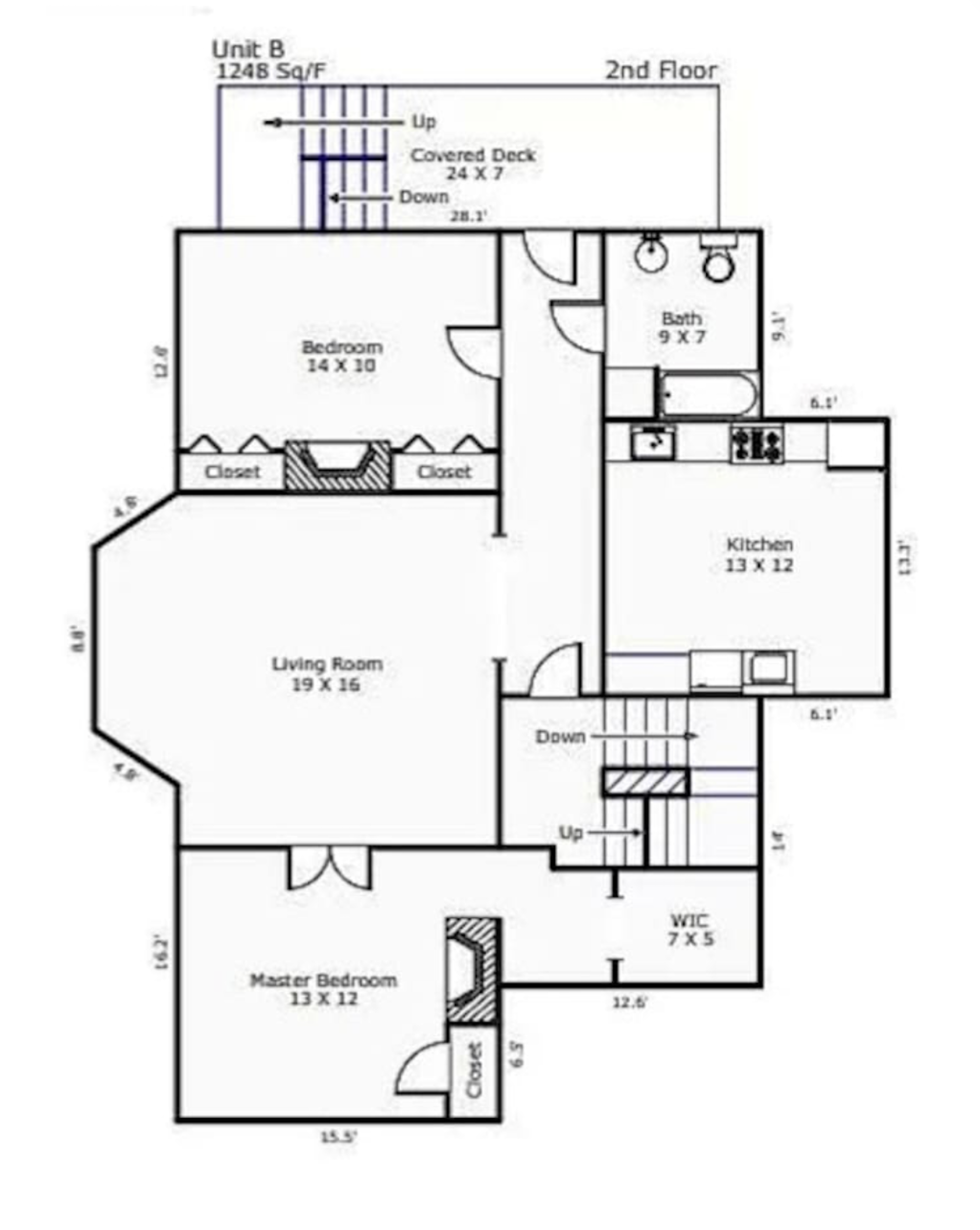 Spacious floor plan that flows from front to back. 