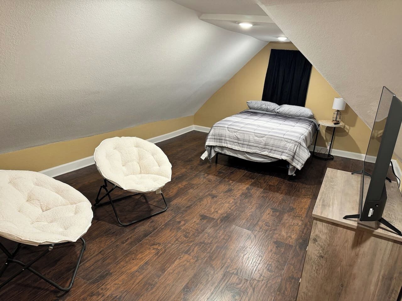 Upstairs Bedroom #3