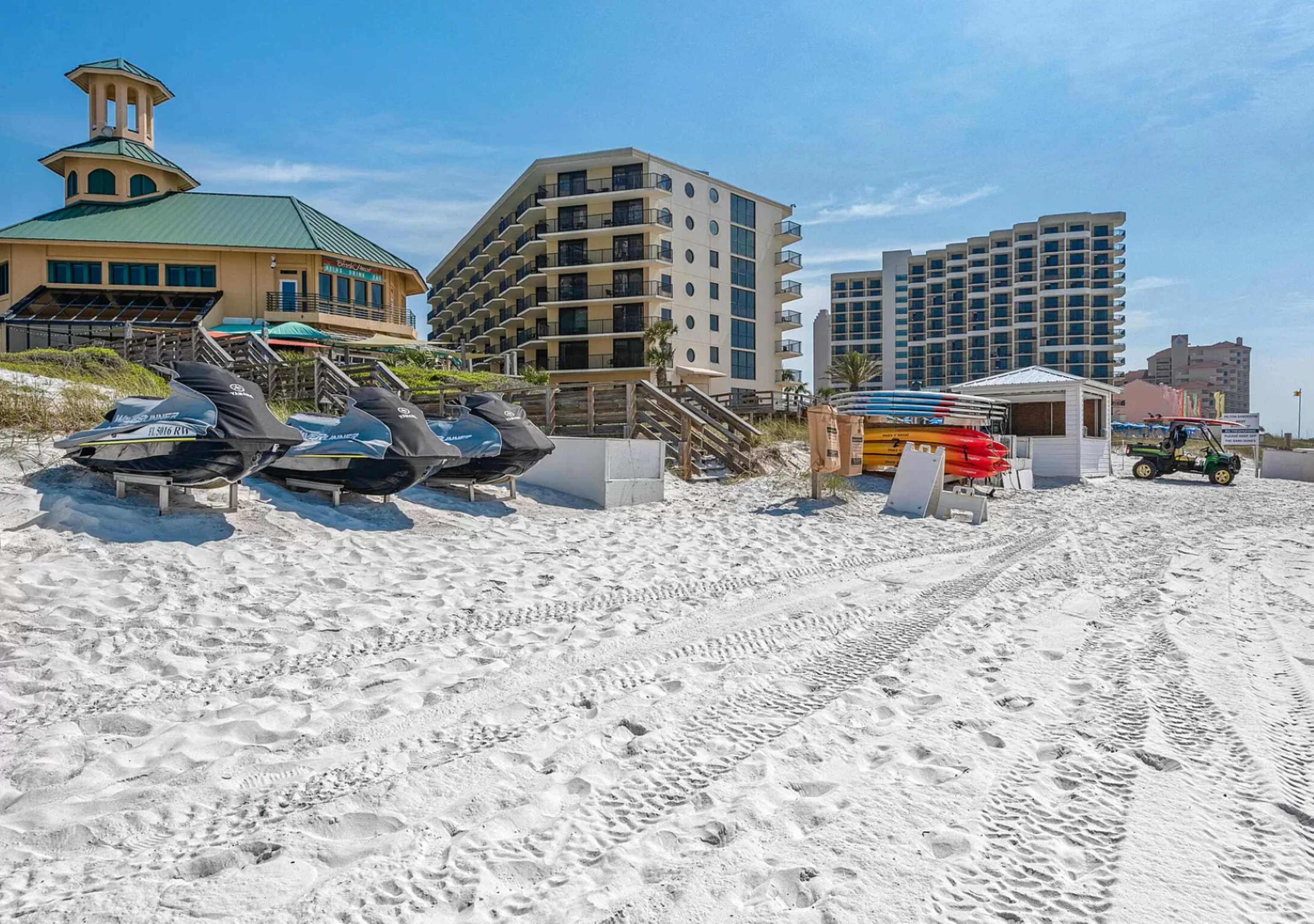 Restaurants available at the resort, with beautiful views and amenities to enjoy with family and friends.