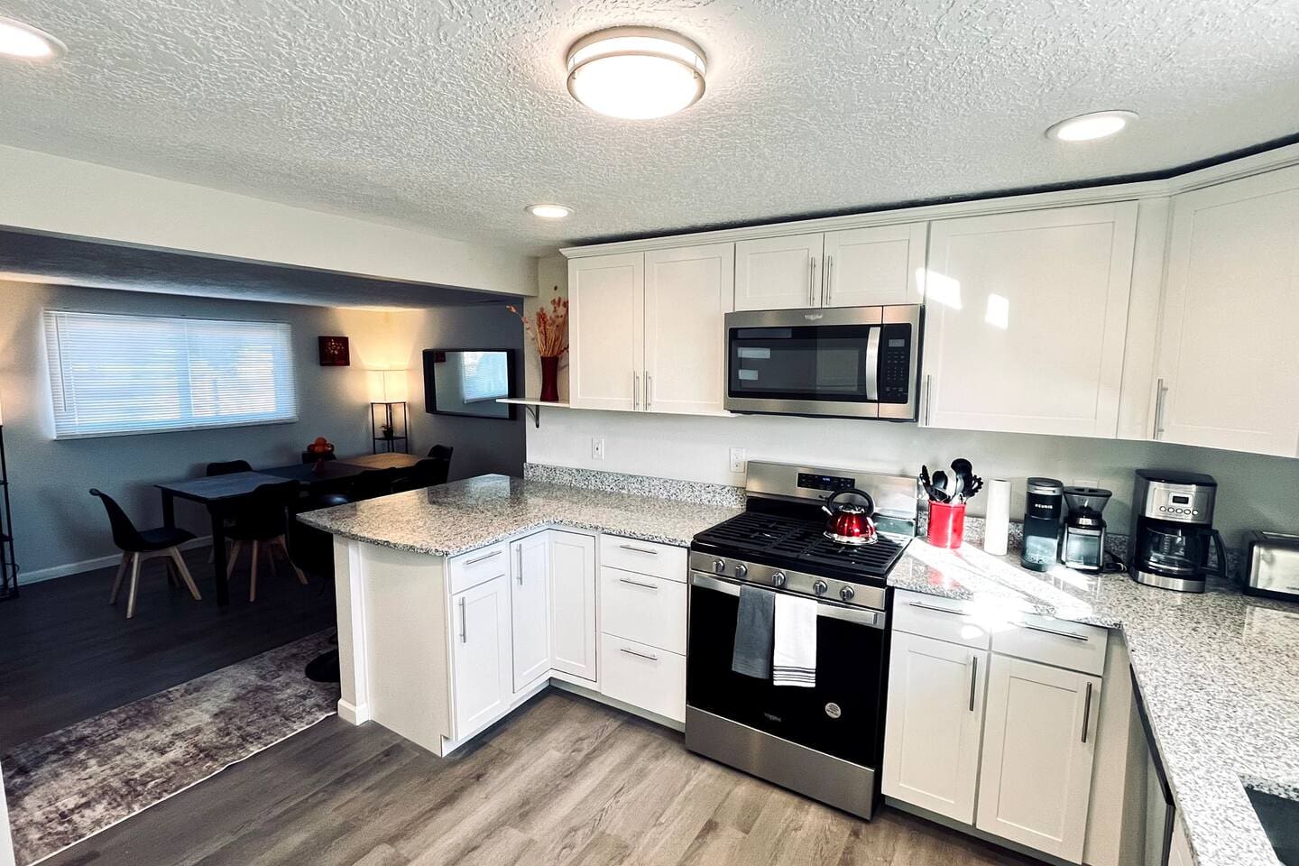 All new upscale appliances