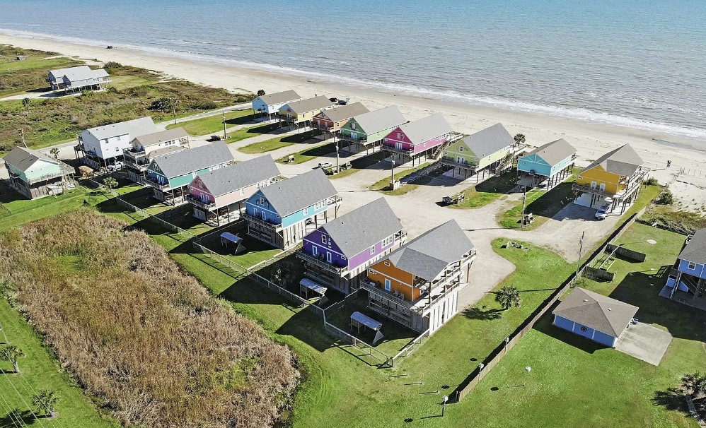 76243a7ee4a848f5ae2cfc384eb18593 | Beachhouse | Texas | TX | Vacation Homes | Galveston | Crystal Beach | Kokomo | Breezy Days | Beachfront Elegance | Sunrise Serenity | Southern Sands Property Management, LLC