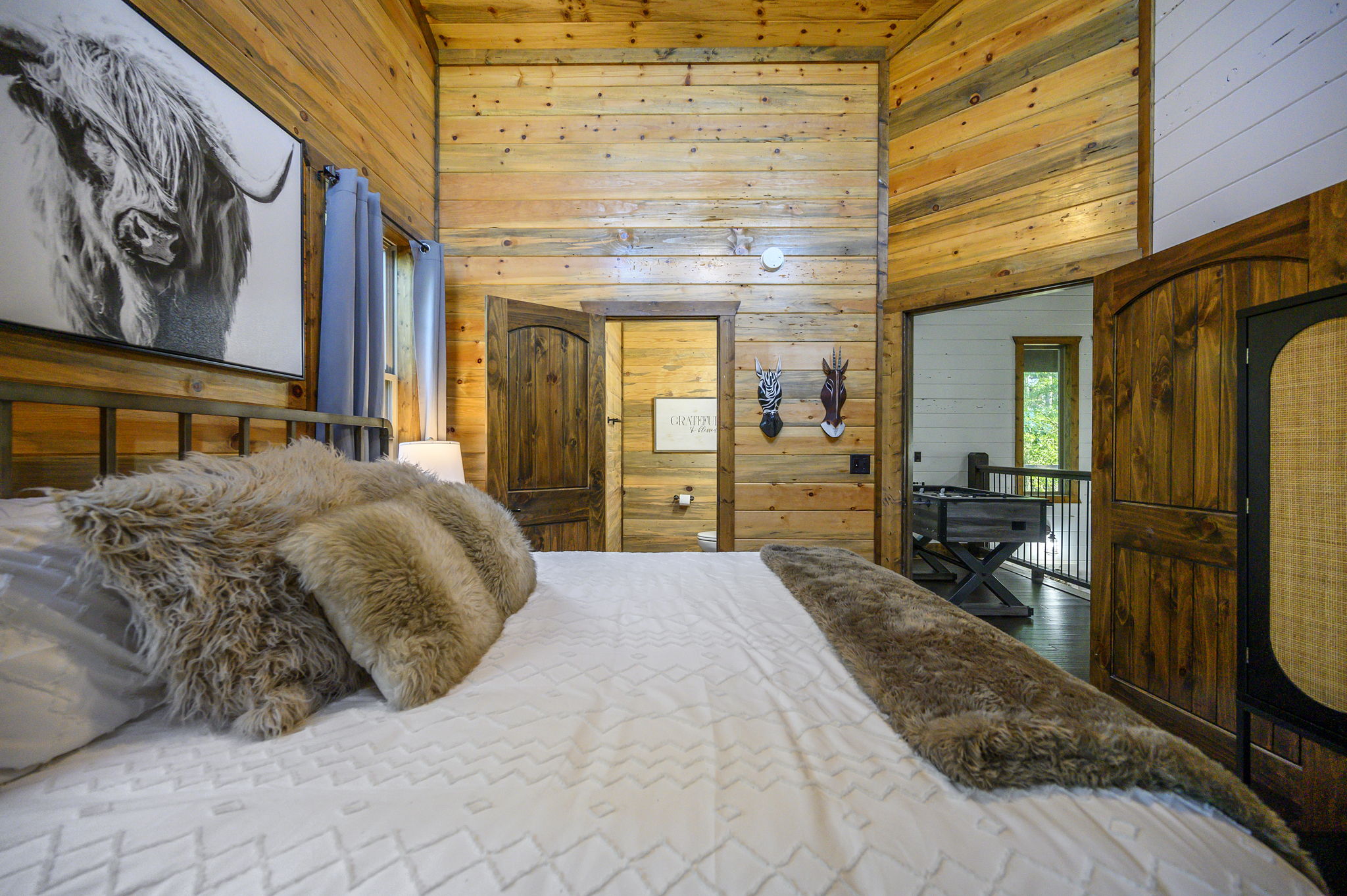Welcome to the Safari room.