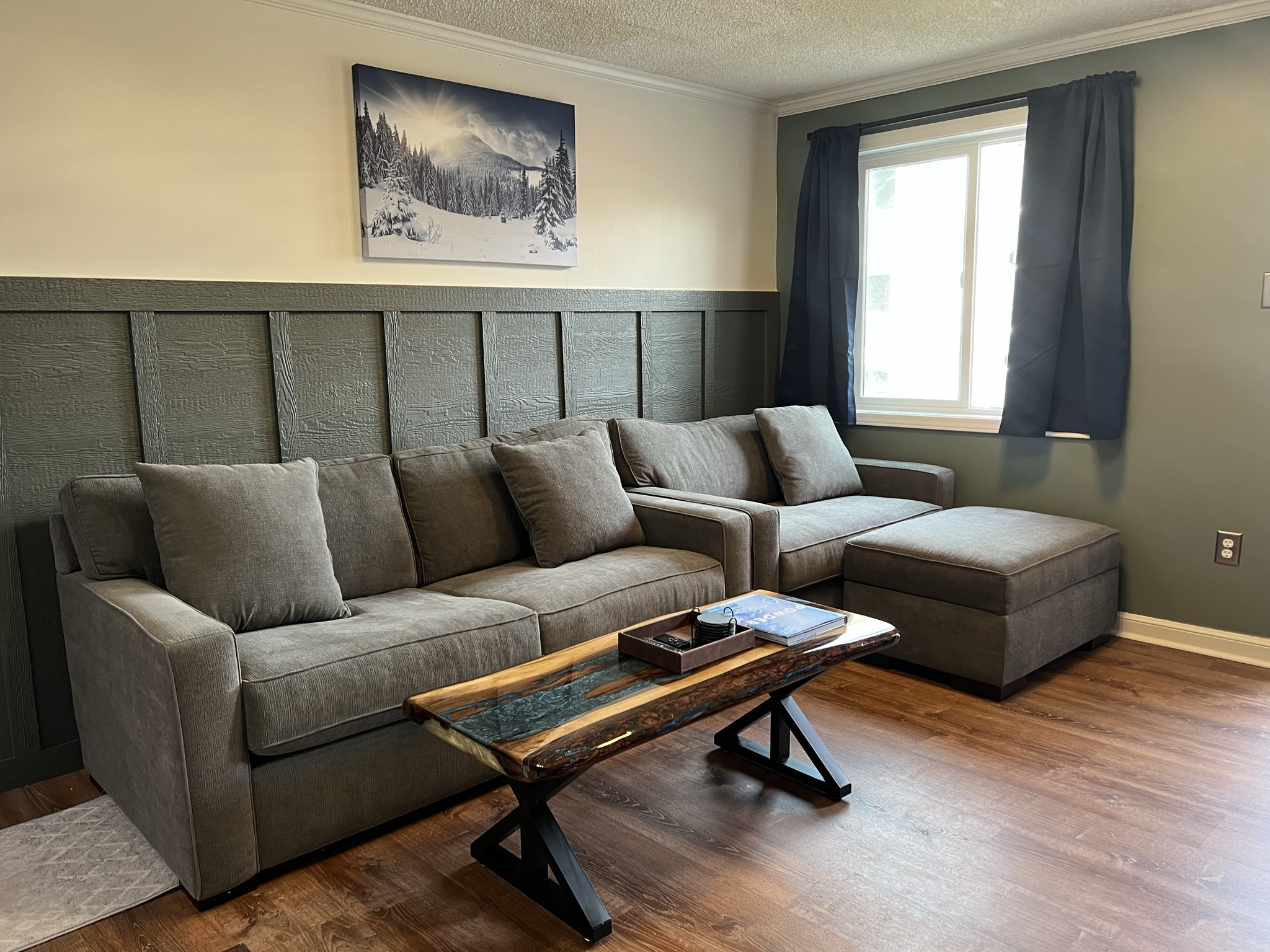Snowshoe Ski-In/Ski-Out Steps to Ballhooter Lift Mountain Lodge Condo 4
