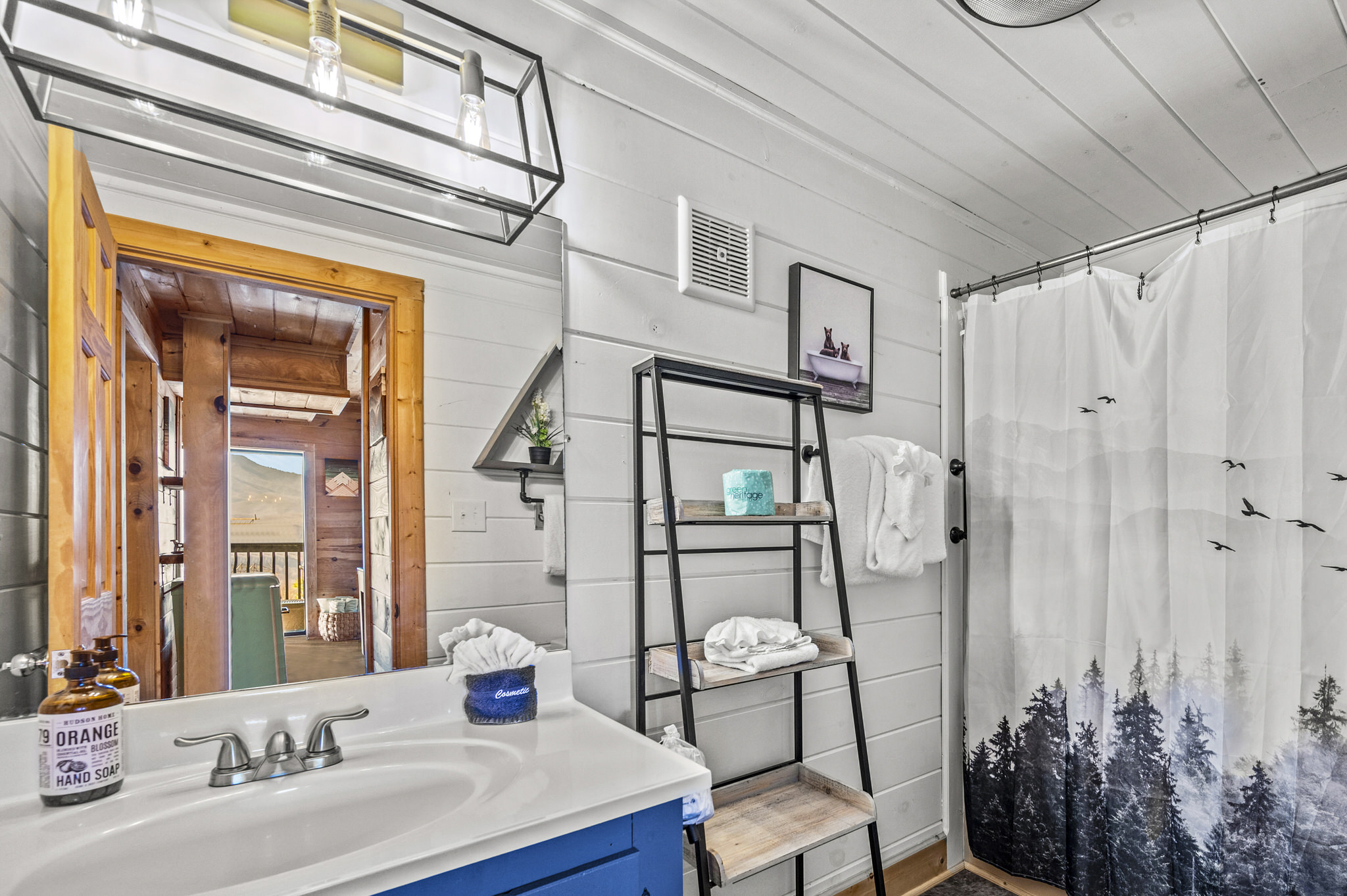 A full bathroom completes the lower level with full bathtub/shower.
