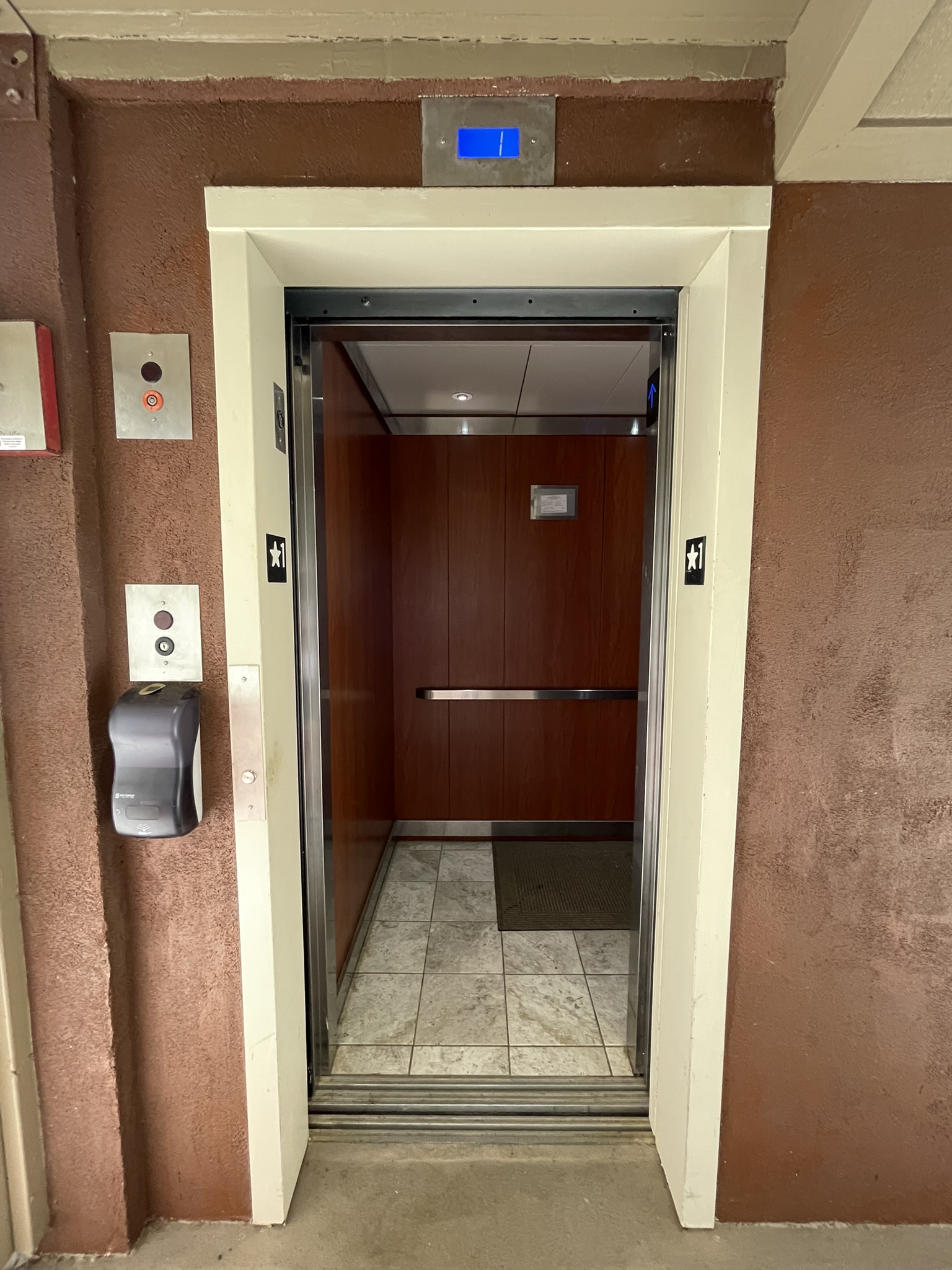 Communal elevator