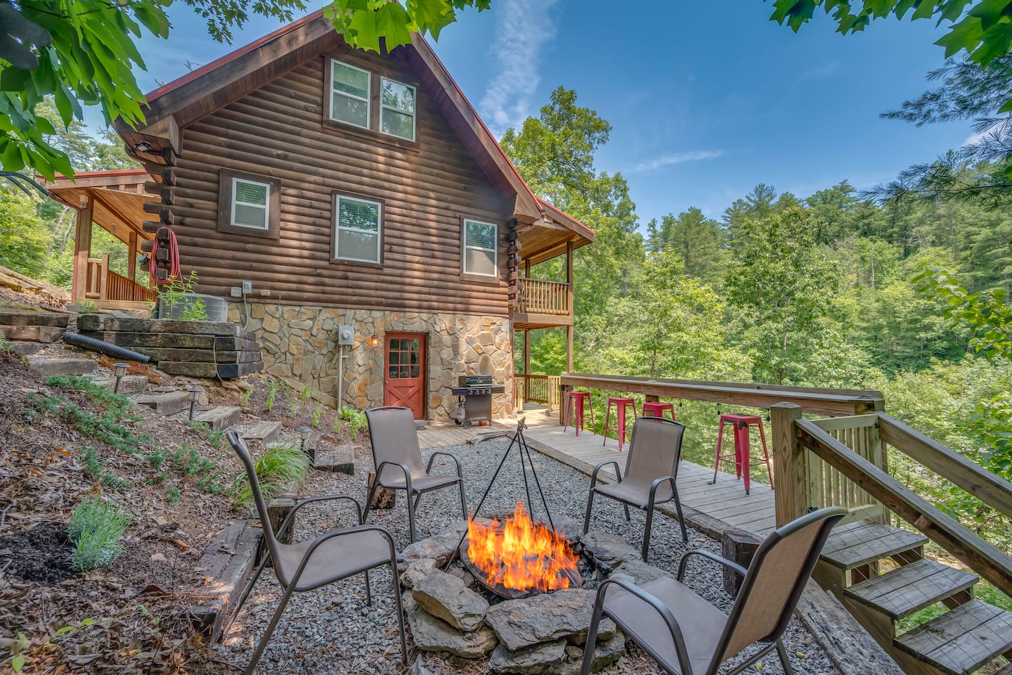 Welcome to the River Cabin!