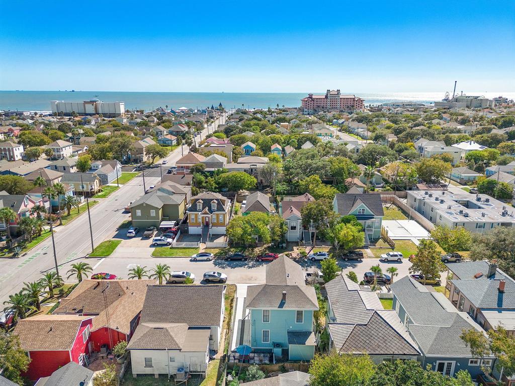 769840182d6840248eea4ad04e6ebd52 | Beachhouse | Texas | TX | Vacation Homes | Galveston | Crystal Beach | Kokomo | Breezy Days | Beachfront Elegance | Sunrise Serenity | Southern Sands Property Management, LLC