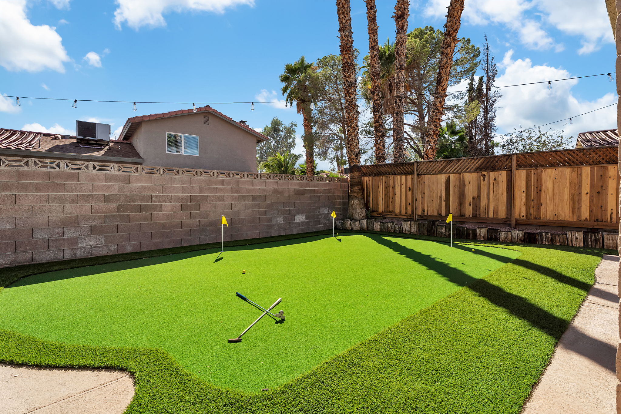 Oasis backyard with pool, mini golf, basketball, bbq, day bed, games!