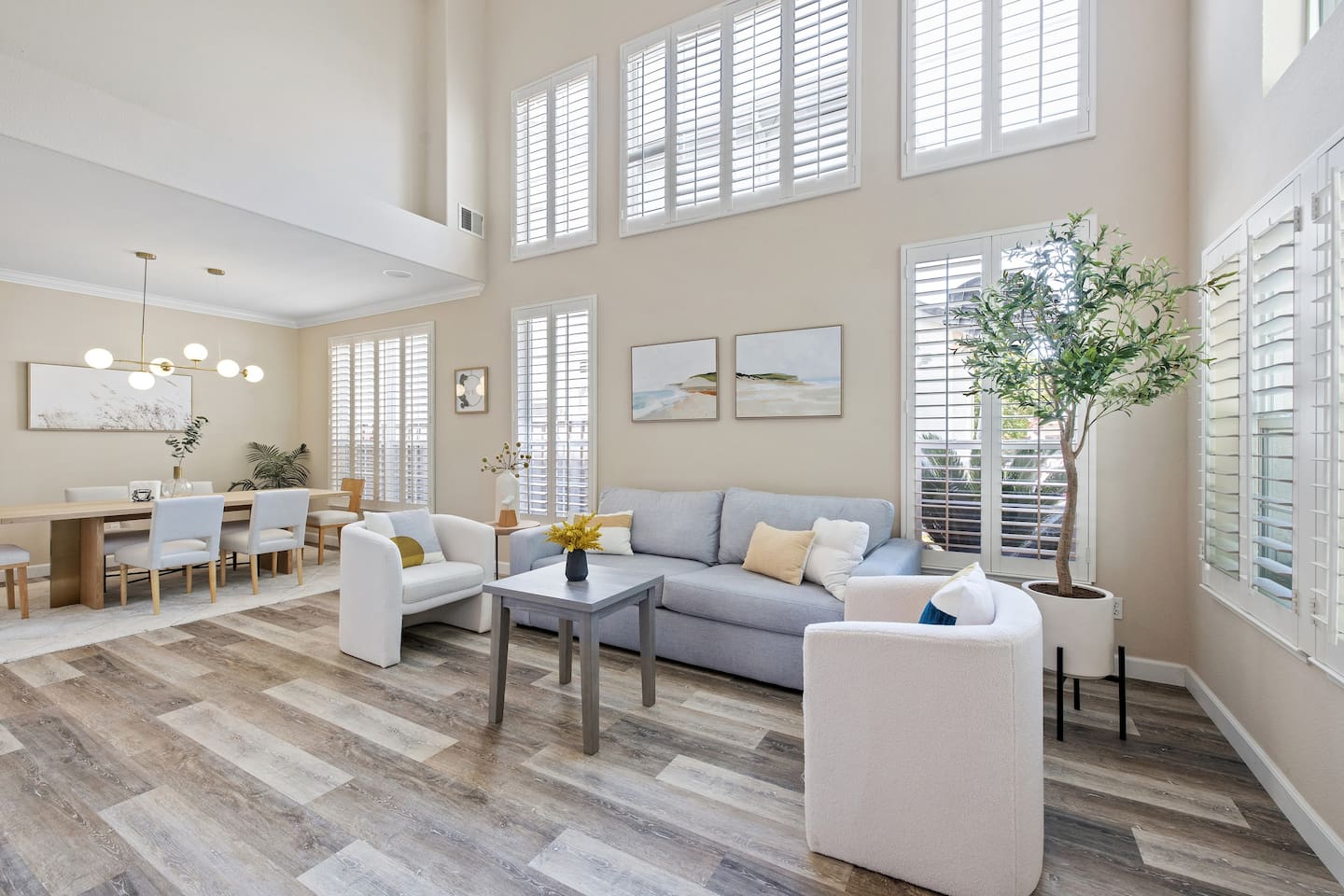 Spacious, high ceiling, open concept living room 