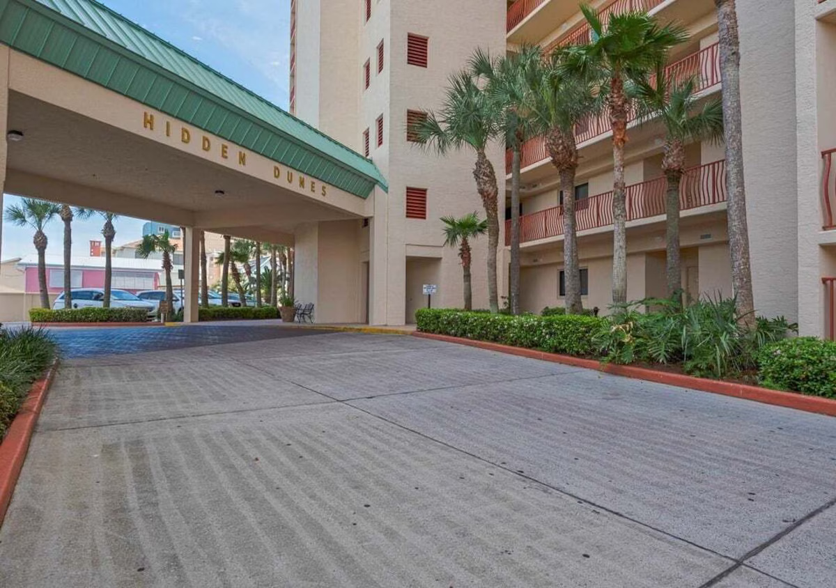 Covered Entryway 