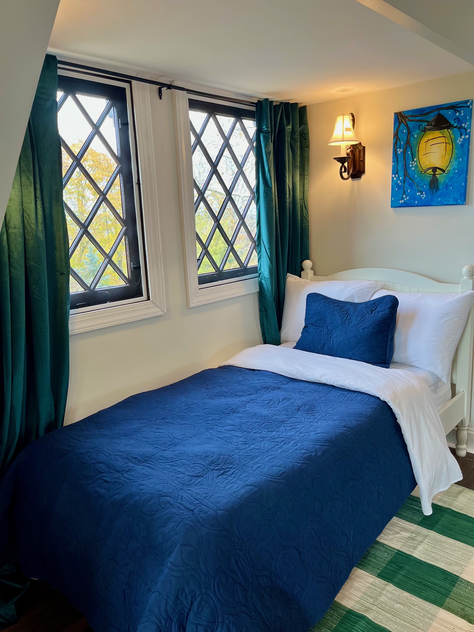 Main House: Bedrm #9 - 4 Twins&1 Double + 1 Trundle Bed