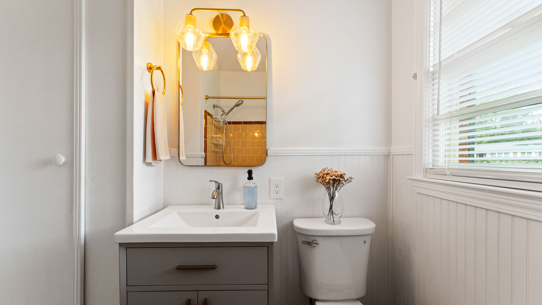 Vintage Bath with Modern Touches