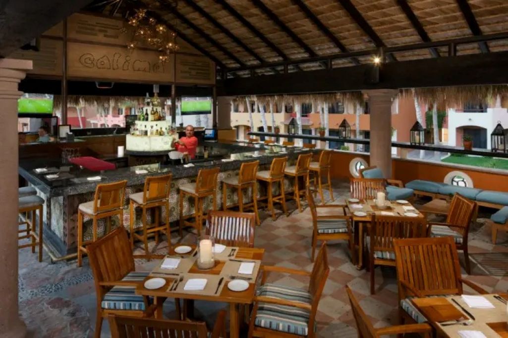 Outdoor Dining at Playa Grande, Vacation Travel Exclusives