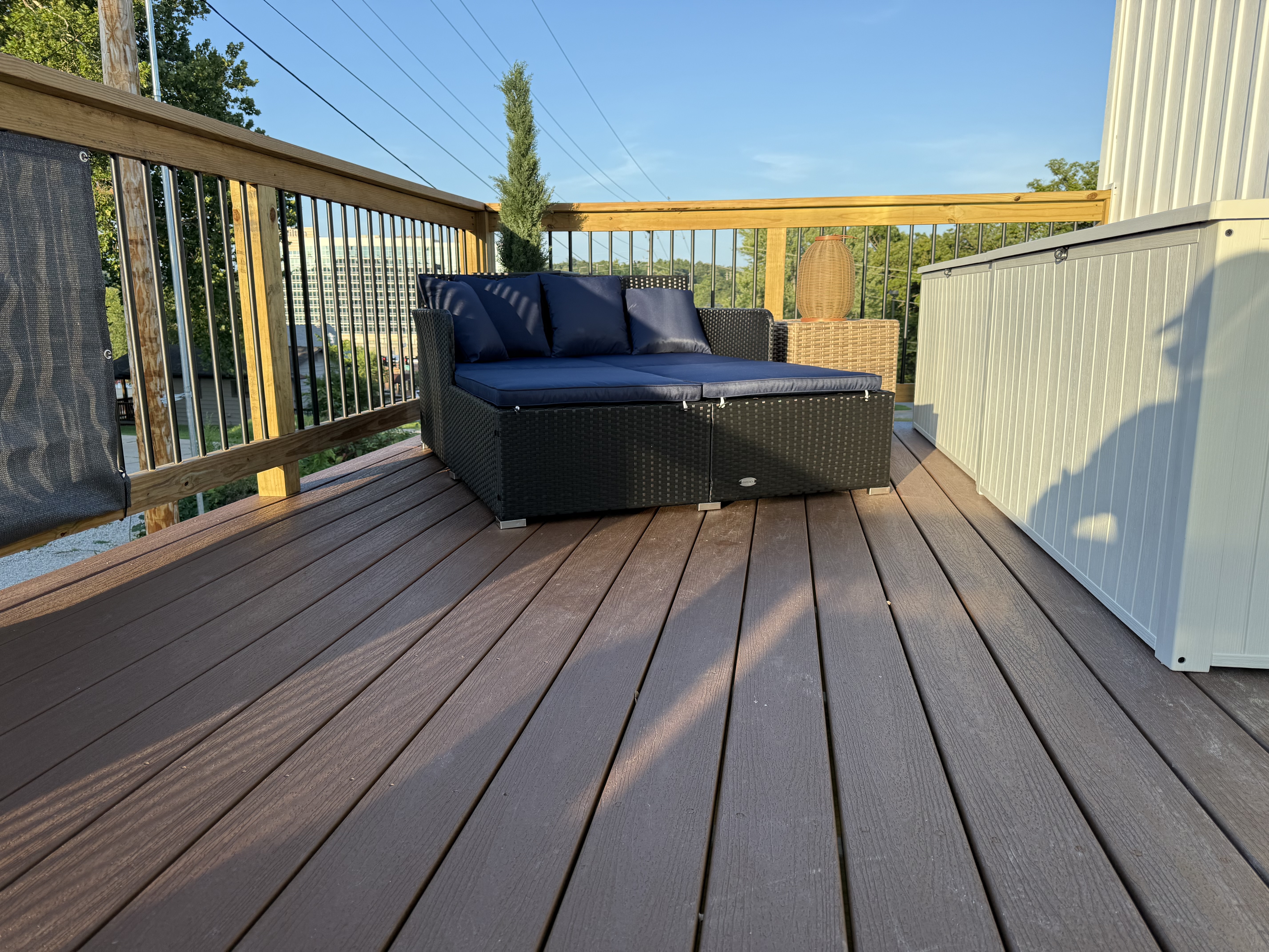 Upper deck