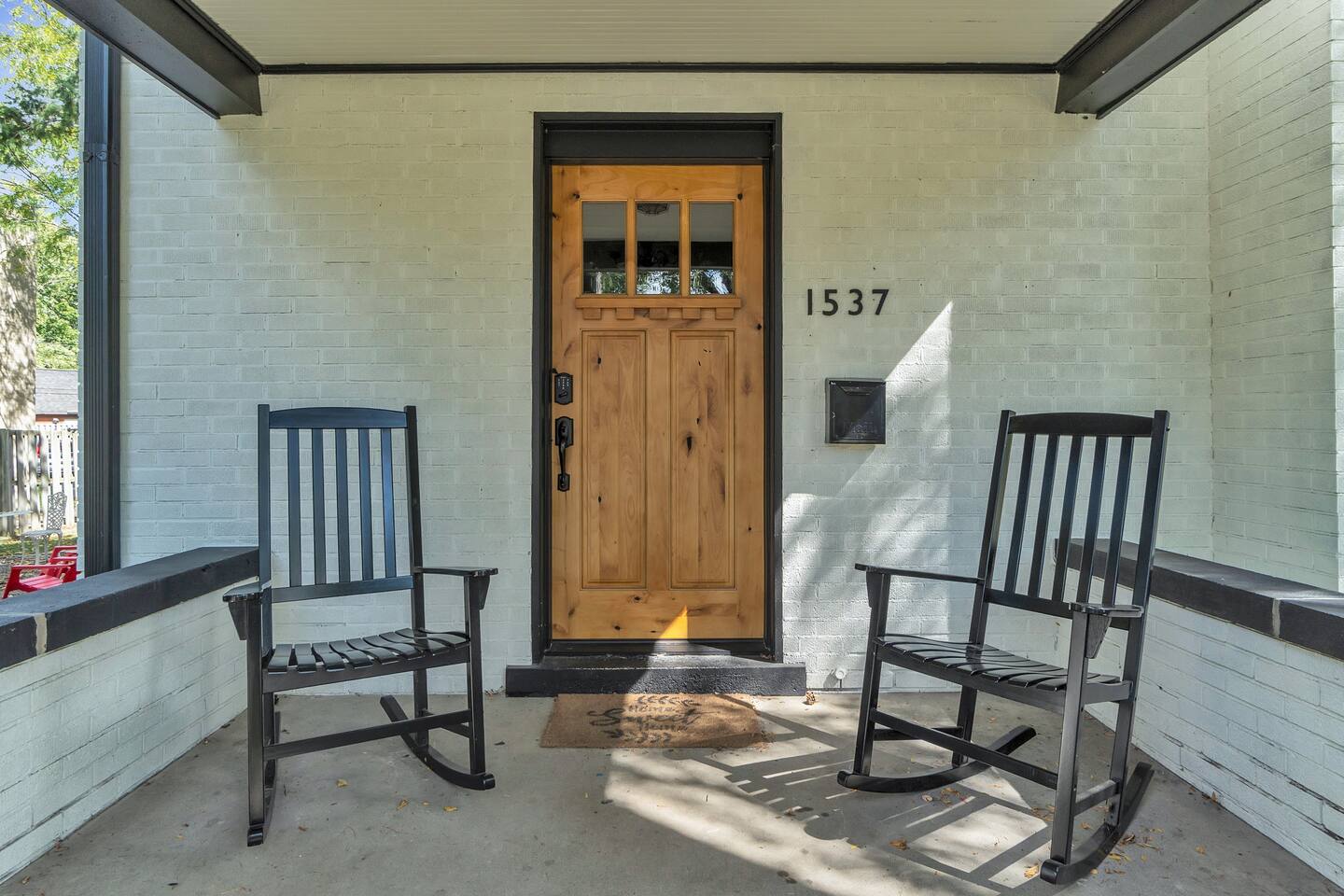 Spacious Porch, Welcoming main entrance