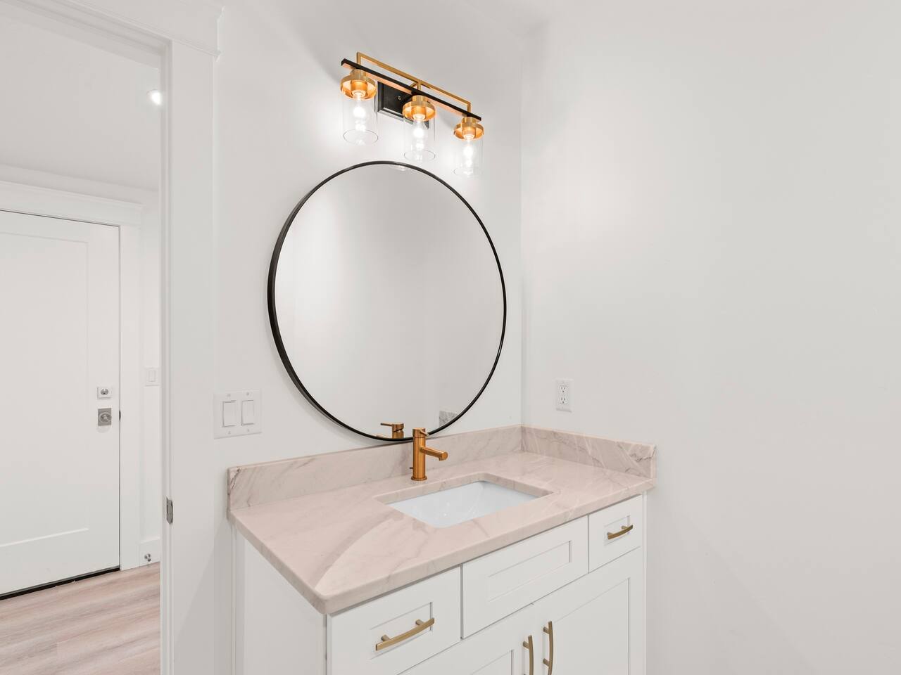 Full Bathroom - Guesthouse