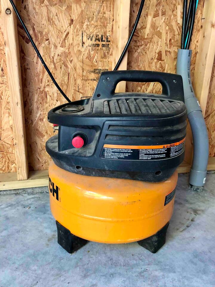 Air compressor in the garage to blow up floats and  towables if needed.
