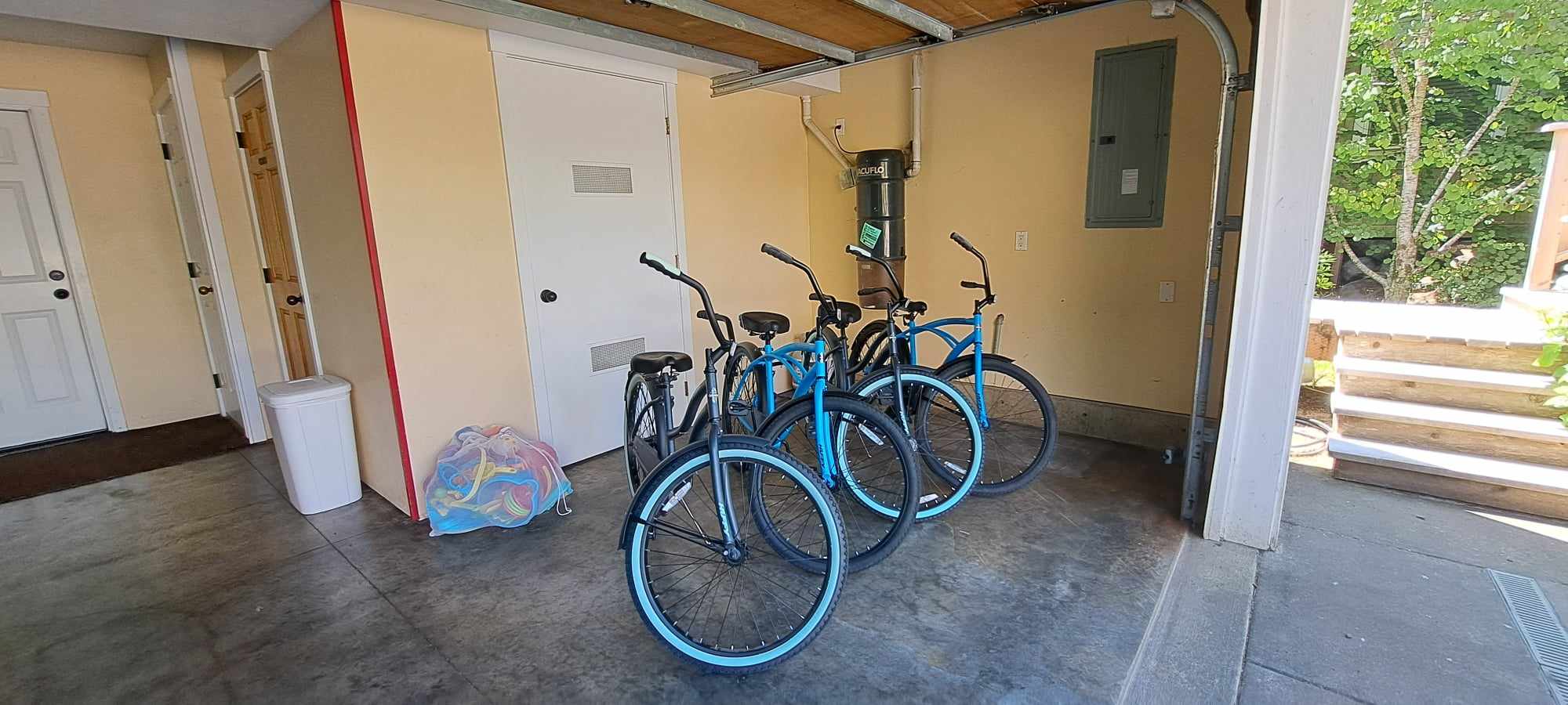 Explore the charming Bella Beach community on one of four beach cruisers, perfect for a leisurely ride to the café for coffee or a sweet treat.