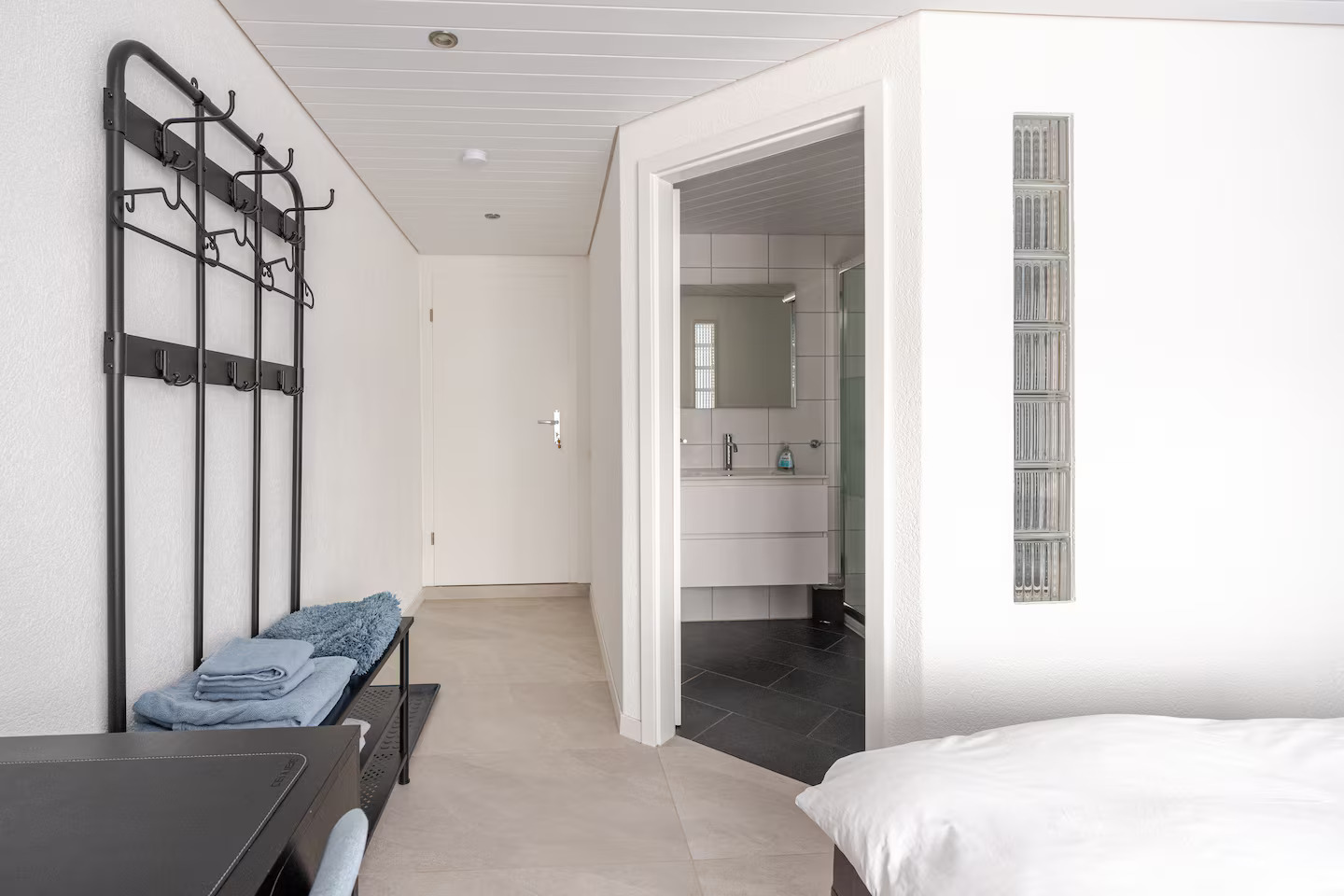 Guestroom view to entrance