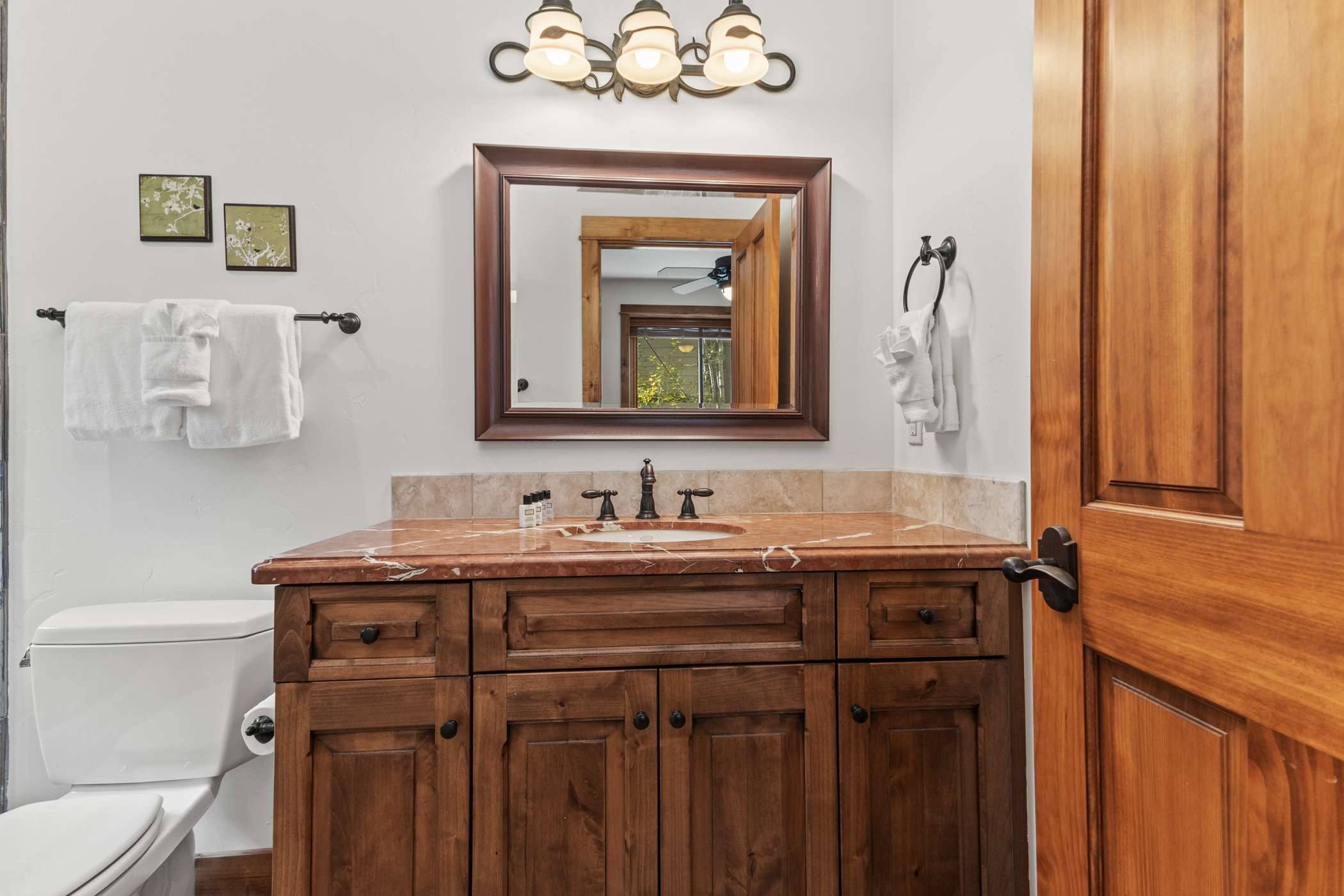 1st Level - Ensuite Bathroom 3