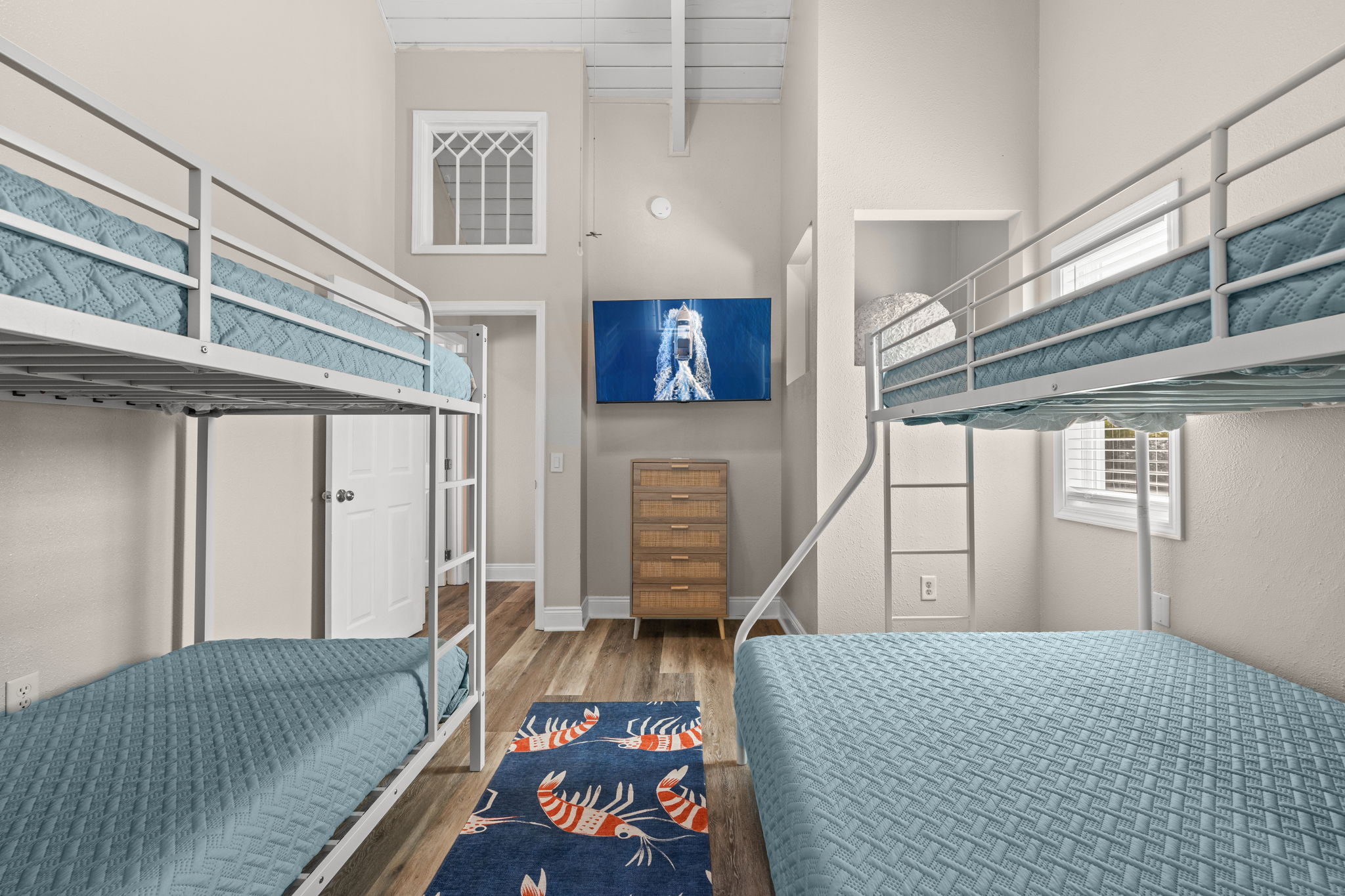 The secondary bedroom has a double bunk set up.
