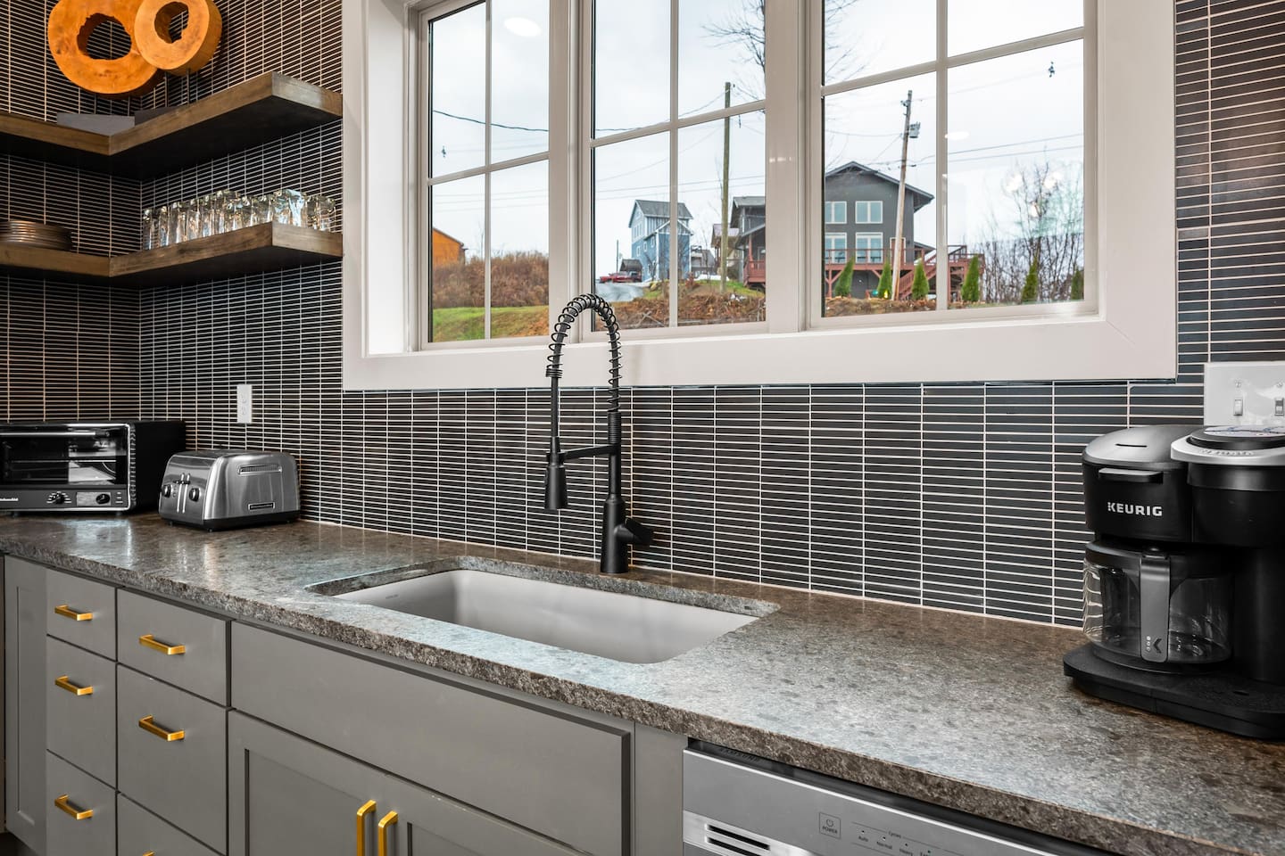 Entry Level - Kitchen