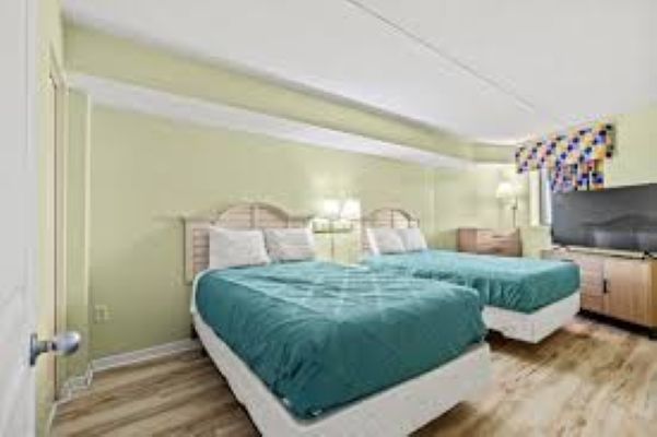 Bedroom 2 Queen Beds