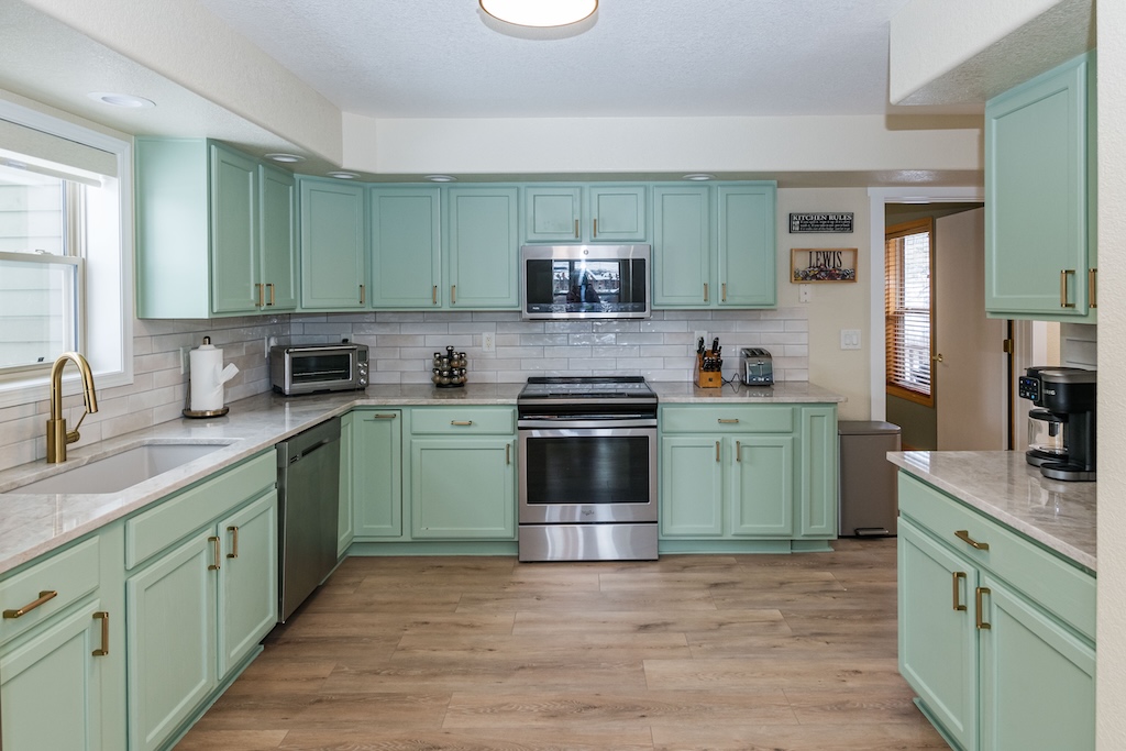 Spacious well stocked Kitchen