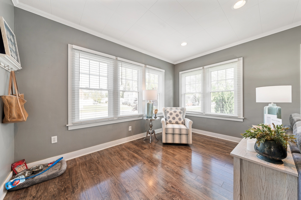 Reading area to relax in the large living room area