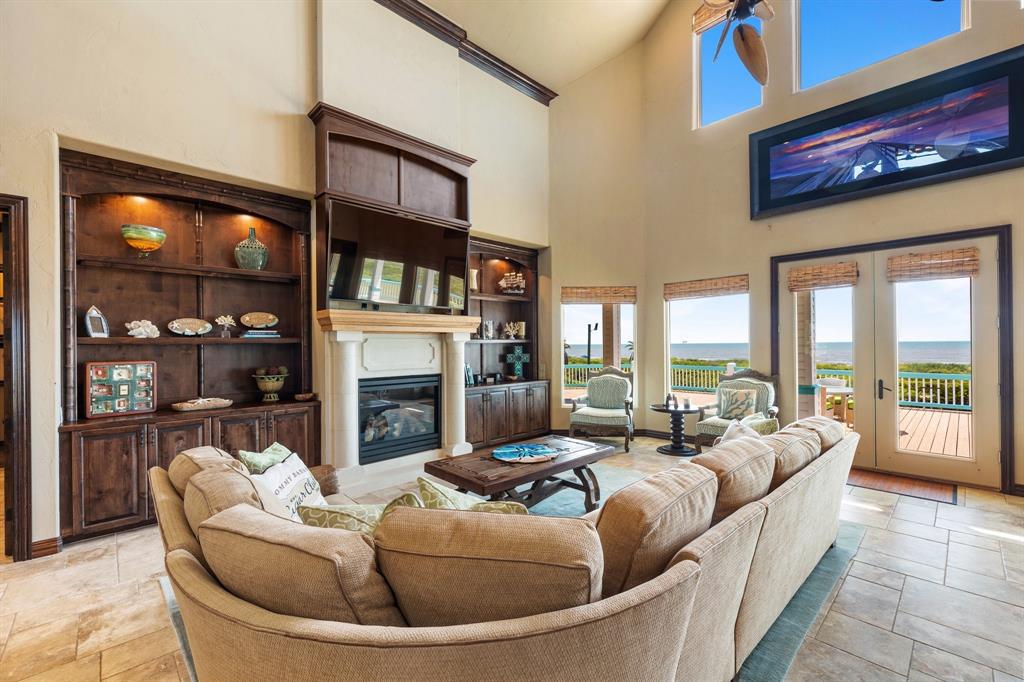78247f348422442e901de38716ea435b | Beachhouse | Texas | TX | Vacation Homes | Galveston | Crystal Beach | Kokomo | Breezy Days | Beachfront Elegance | Sunrise Serenity | Southern Sands Property Management, LLC