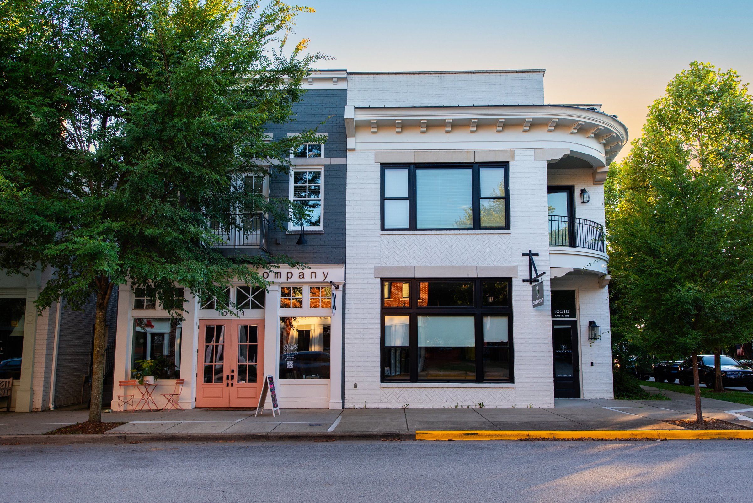 Your private entrance is tucked just off Meeting Street, steps from dining, shopping, and the neighborhood green.