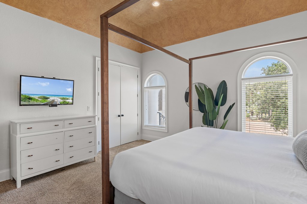 Bedroom 2 — king bed