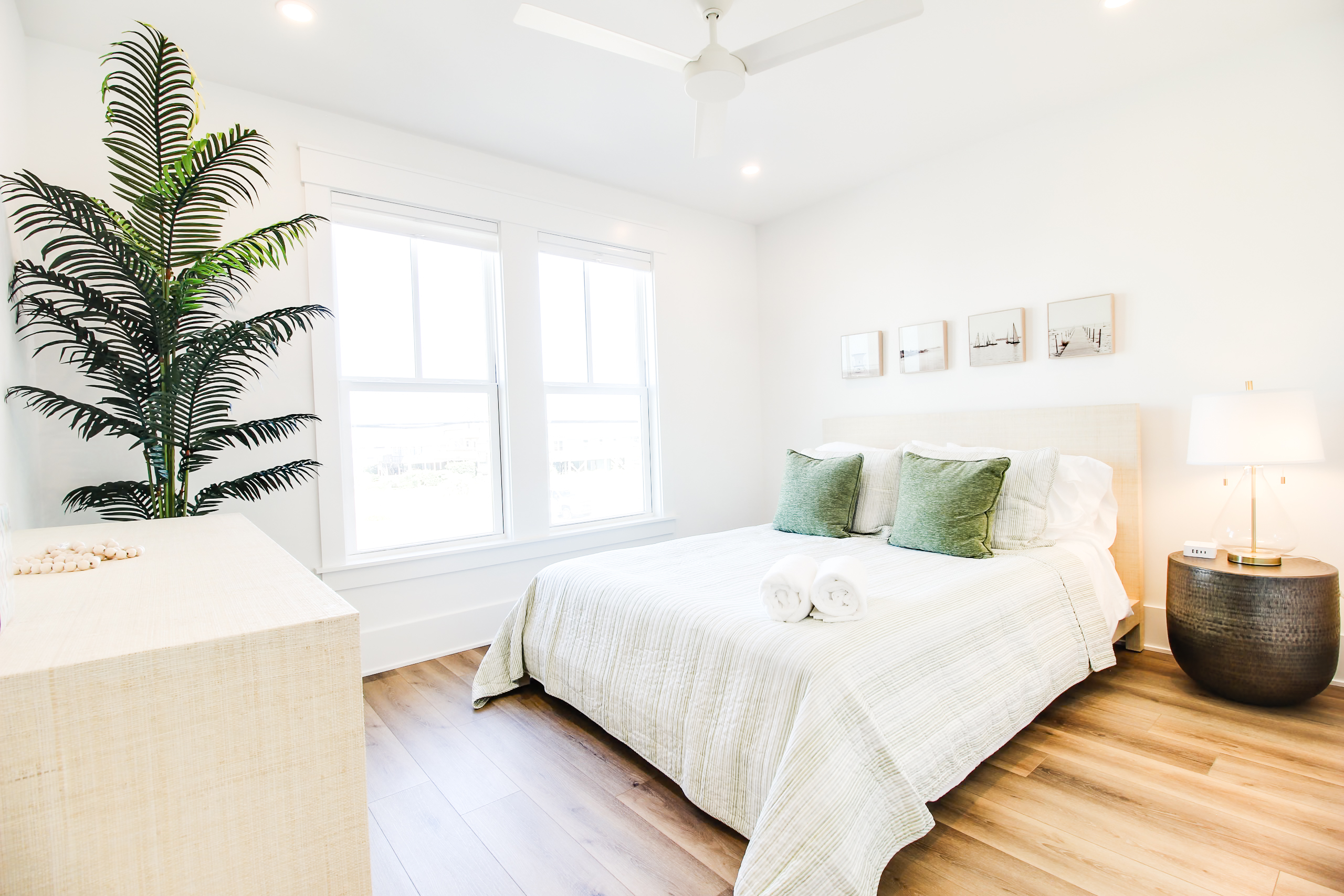 Bedroom 2 - Queen Bed