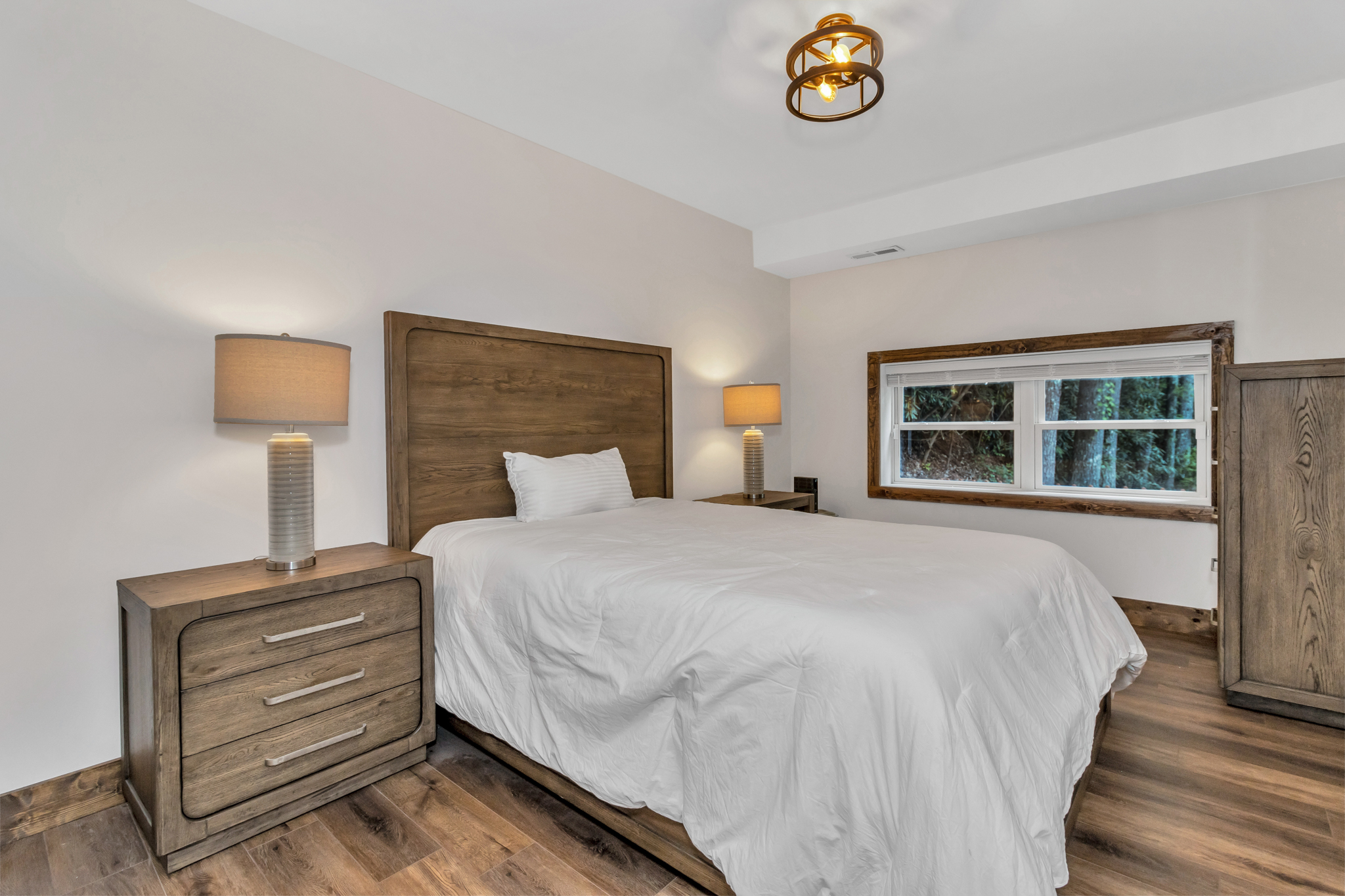 Third Bedroom - Queen