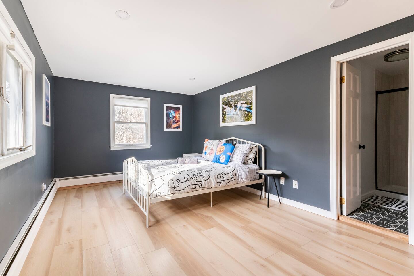 Master bedroom. Queen Hybrid Performance Firm Top Mattress Sealy Immersion™ Advanced Memory + Posturepedic Technology. Guests have commented favorably.
