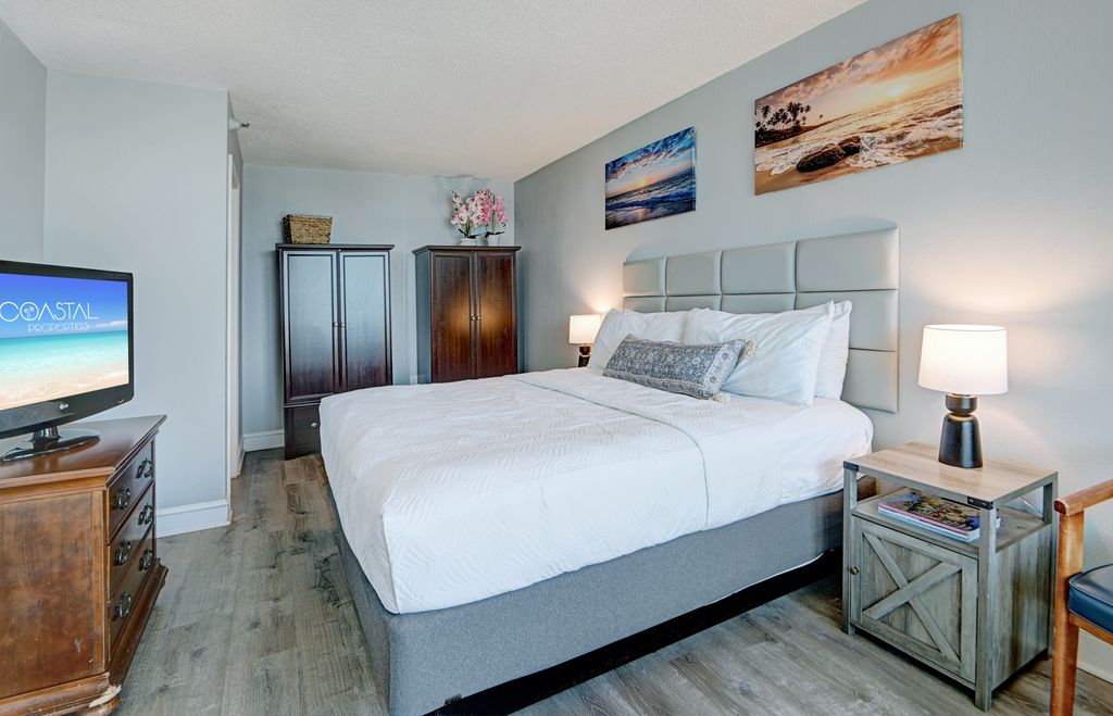 Wake up to the smell of a sea breeze and the feel of warm sunshine!