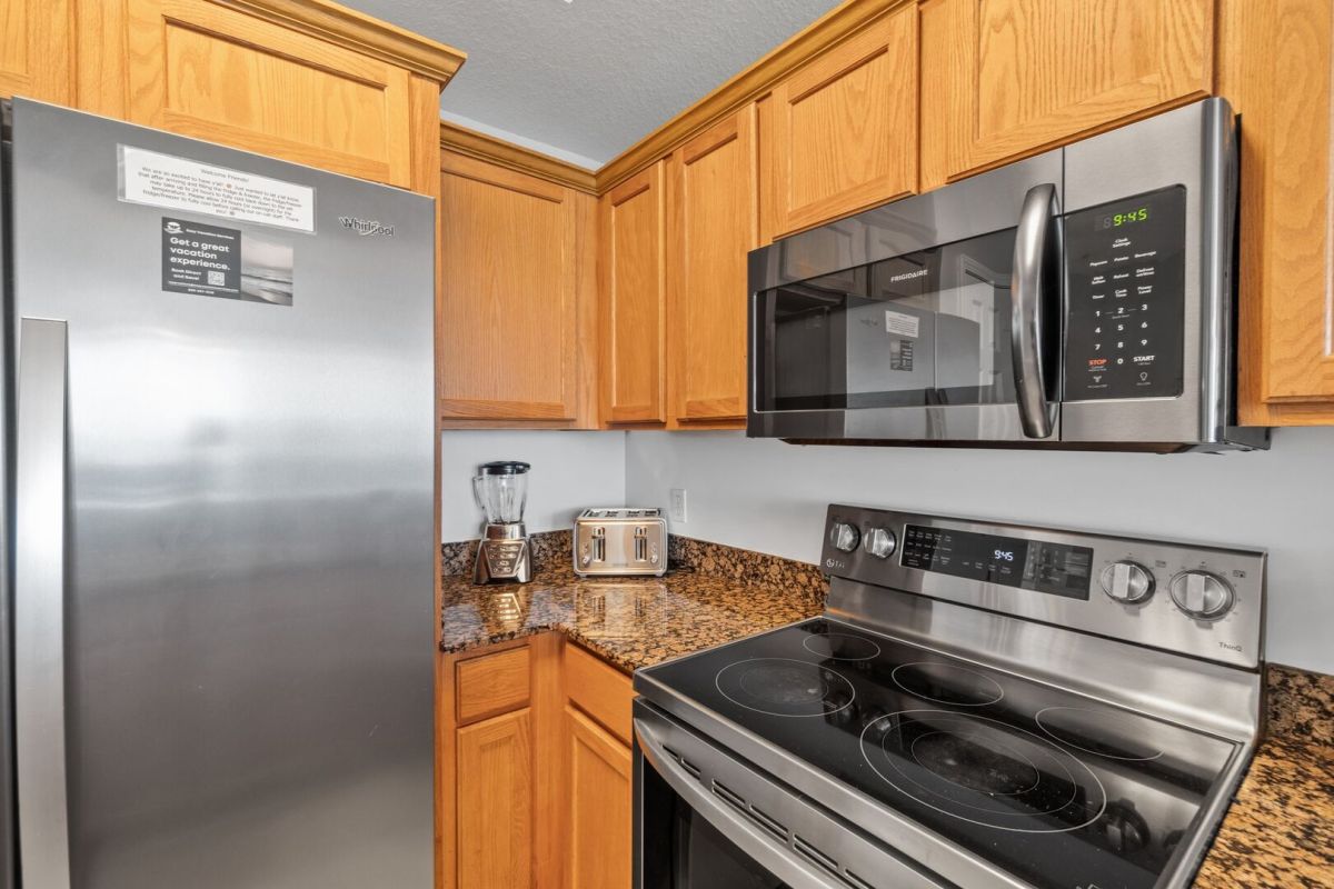 Kitchen with small appliances