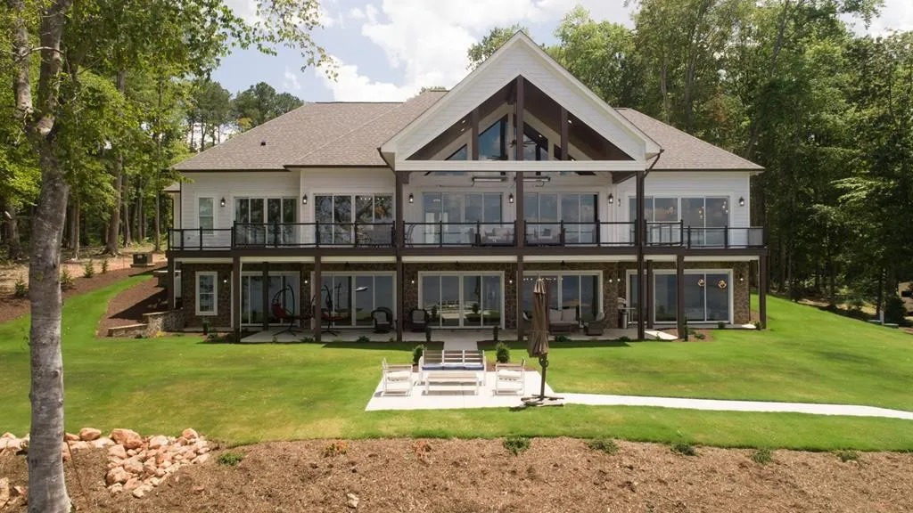 Check out Viewtopia - Lake Gaston, NC - Sleeps 24