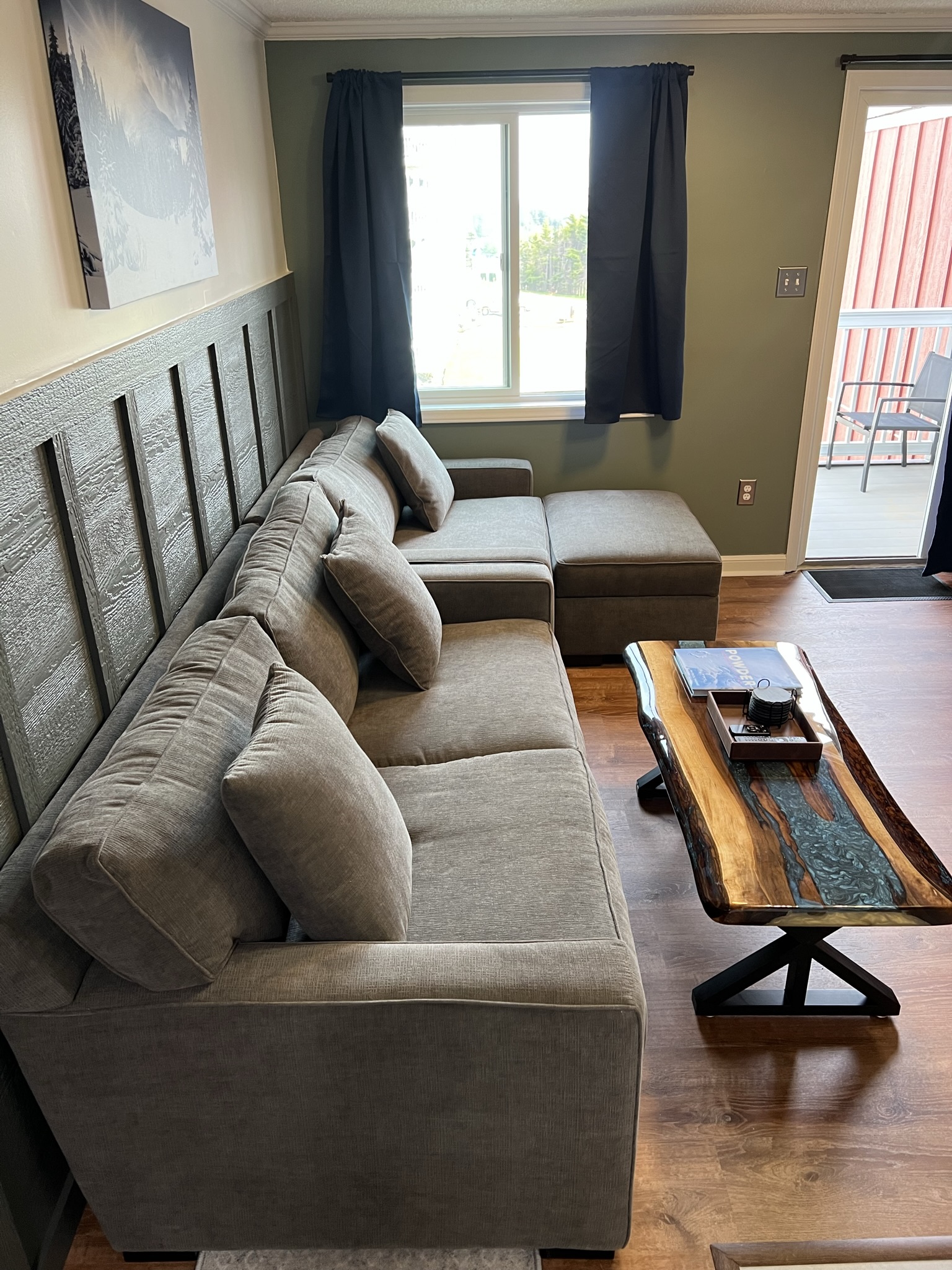 Snowshoe Ski-In/Ski-Out Steps to Ballhooter Lift Mountain Lodge Condo 5