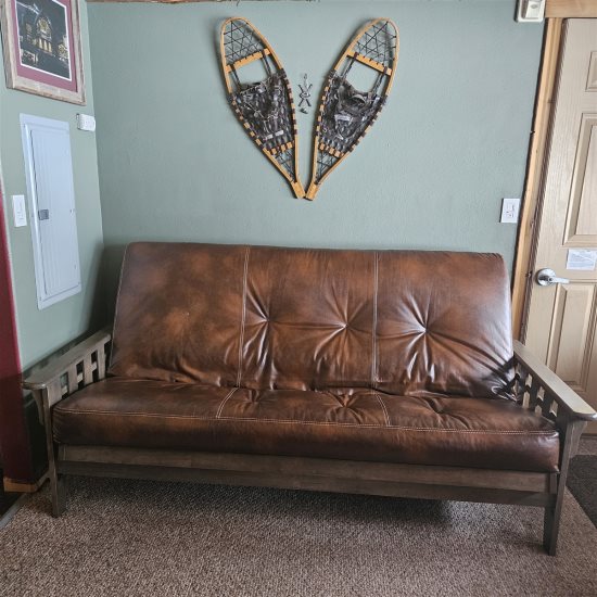 Futon: Couch