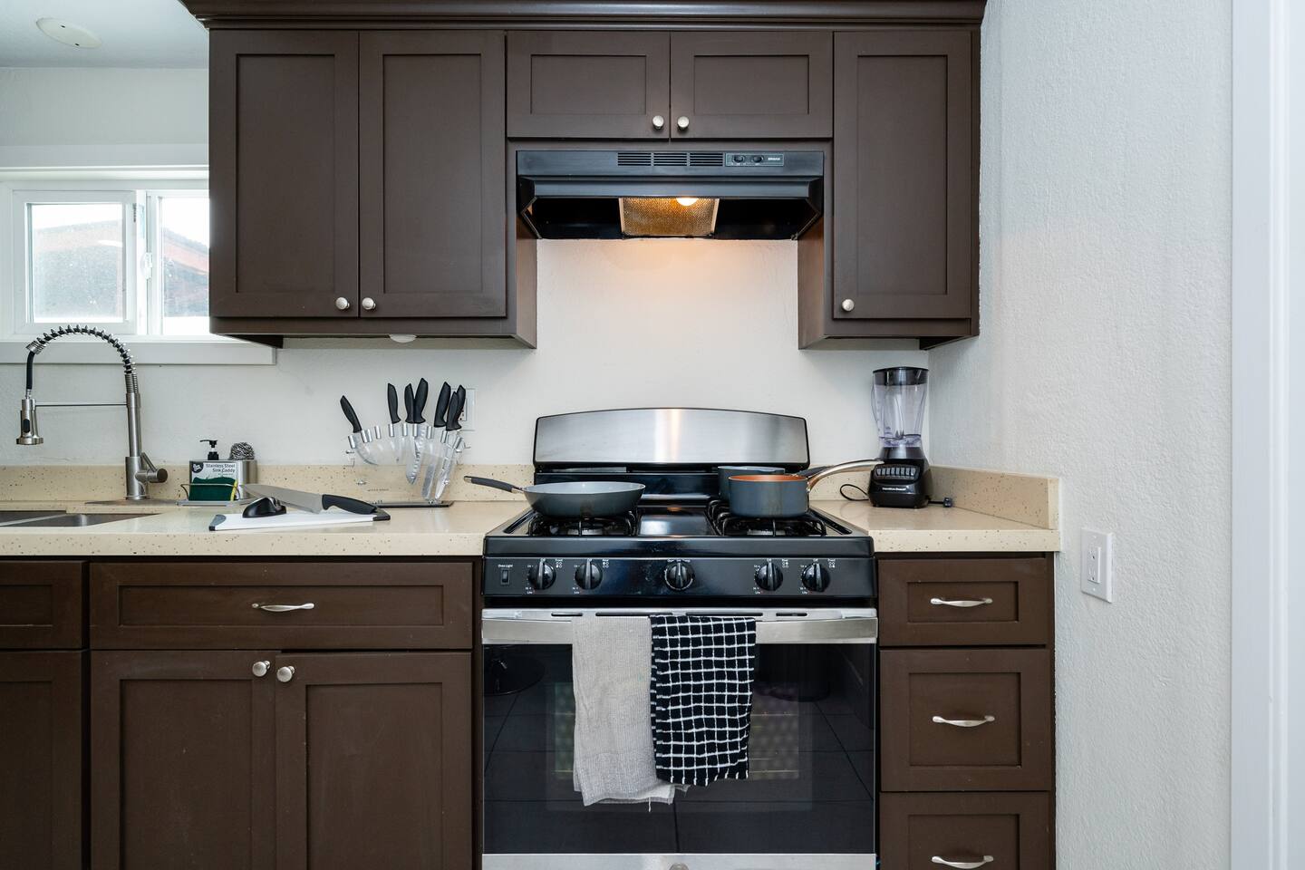 4 burner gas stove