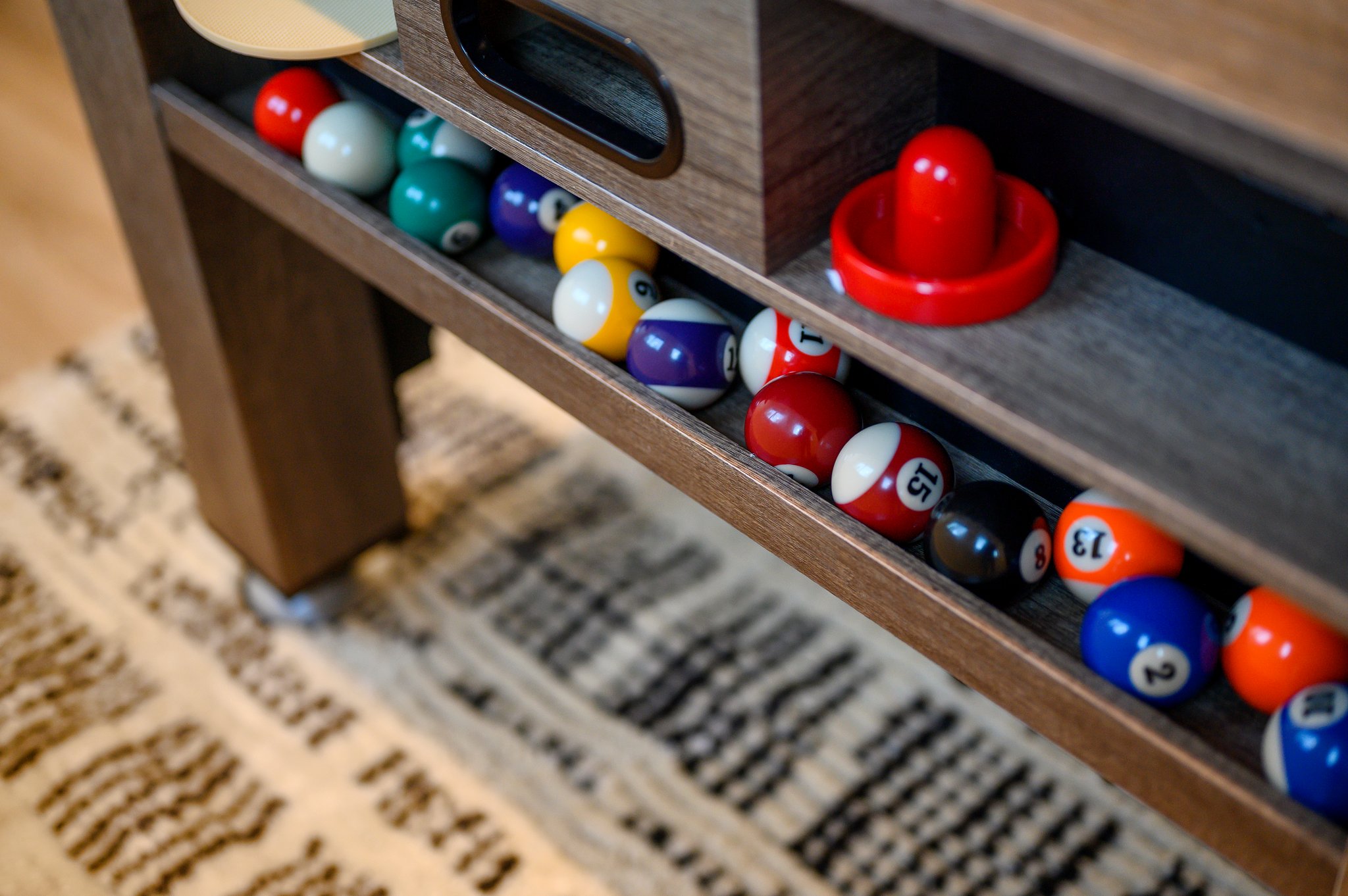 From smooth-glide pucks to ready-to-play accessories, this game table is set for hours of fun.