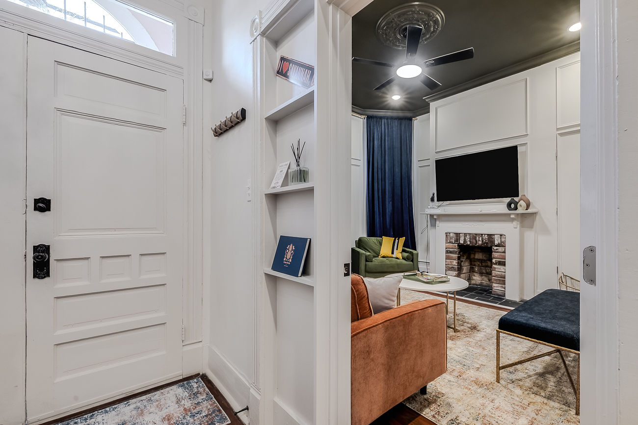 Living Room/Front Entrance 