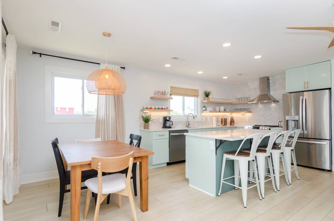 Dining Table Seats 6 with Additional Table Panel (Not Pictured)