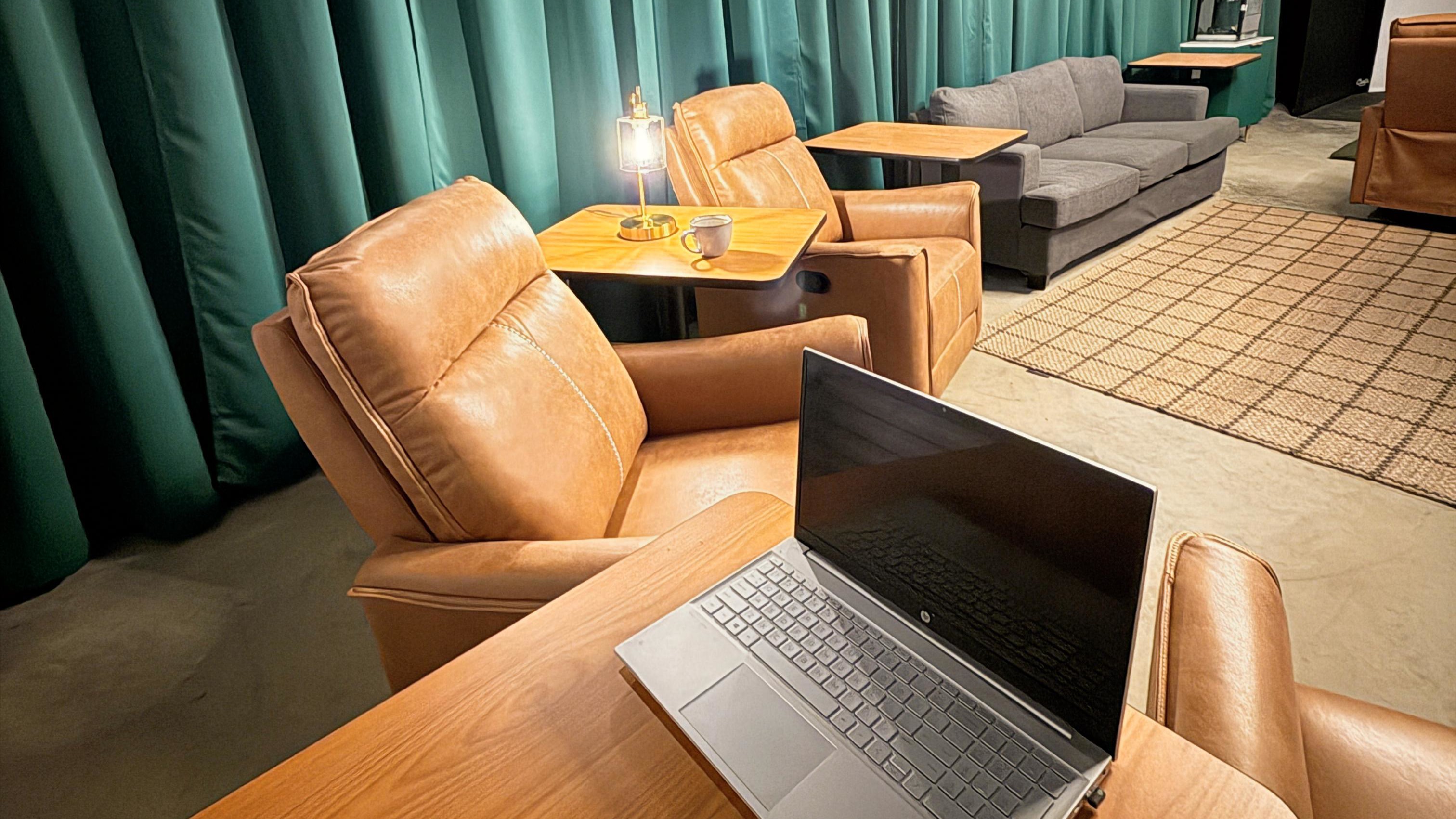 Designed for both executives and dreamers — a flexible space for golf, meetings, or winding down the day.