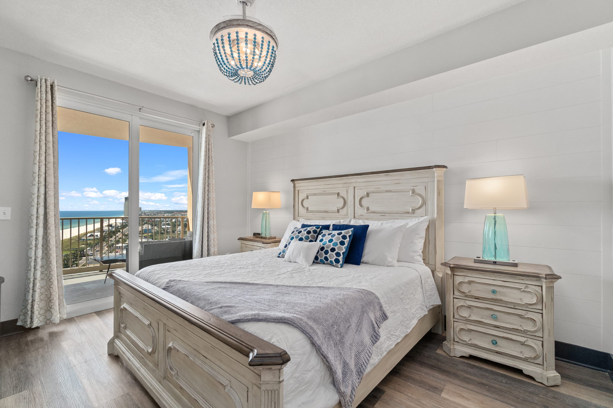 Spacious gulf view master suite with access to ove