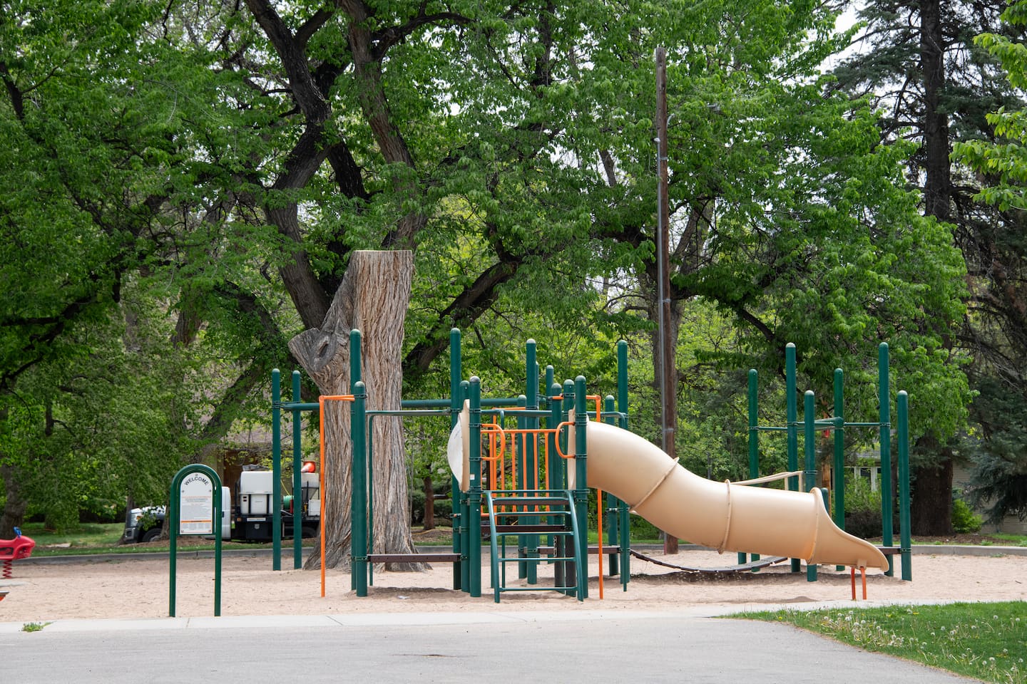 Lovely area for families with young children with a playground just a couple of minutes away!