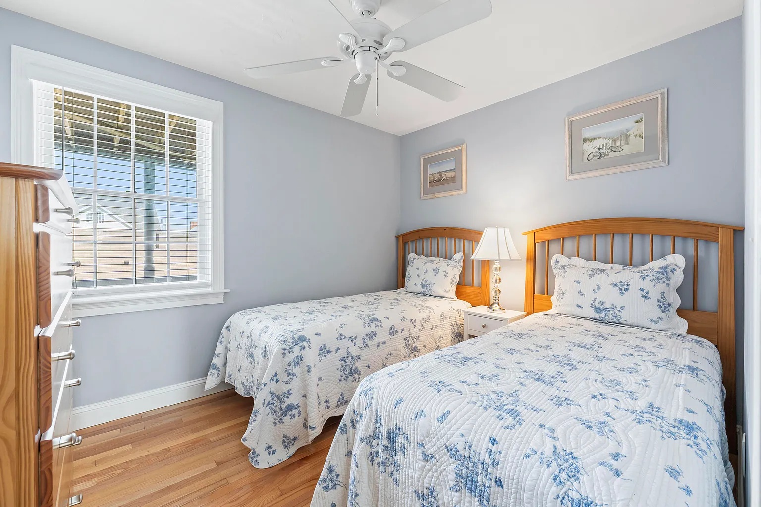 Second Floor Bedroom - 2 twin beds